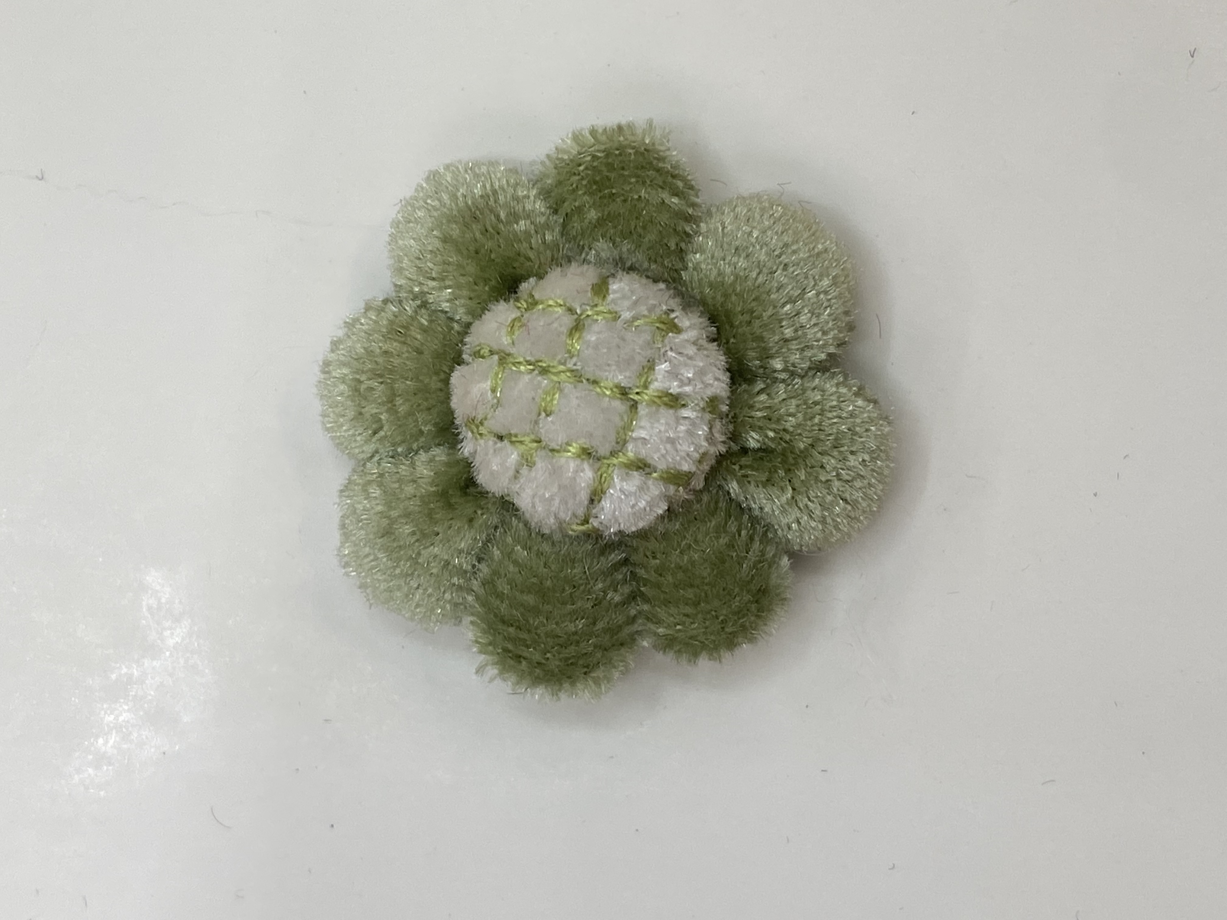 The cute velvet five-petal flower winter new clothing accessories, hair clips and hair accessories are available in a full range of colors detail image 7