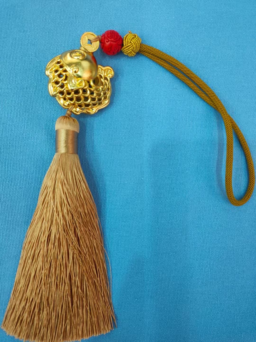سيارة مصفحة بالنحاس وممونة بالنحاس ومعلّقة بالعواصف النارية detail image 2
