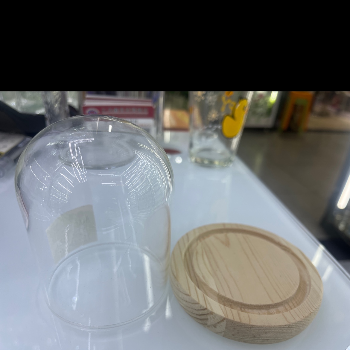 Glass vases, glass handicrafts, exquisite glass marbles design, glass ashtrays, art collectibles, modern home decorations Item Picture