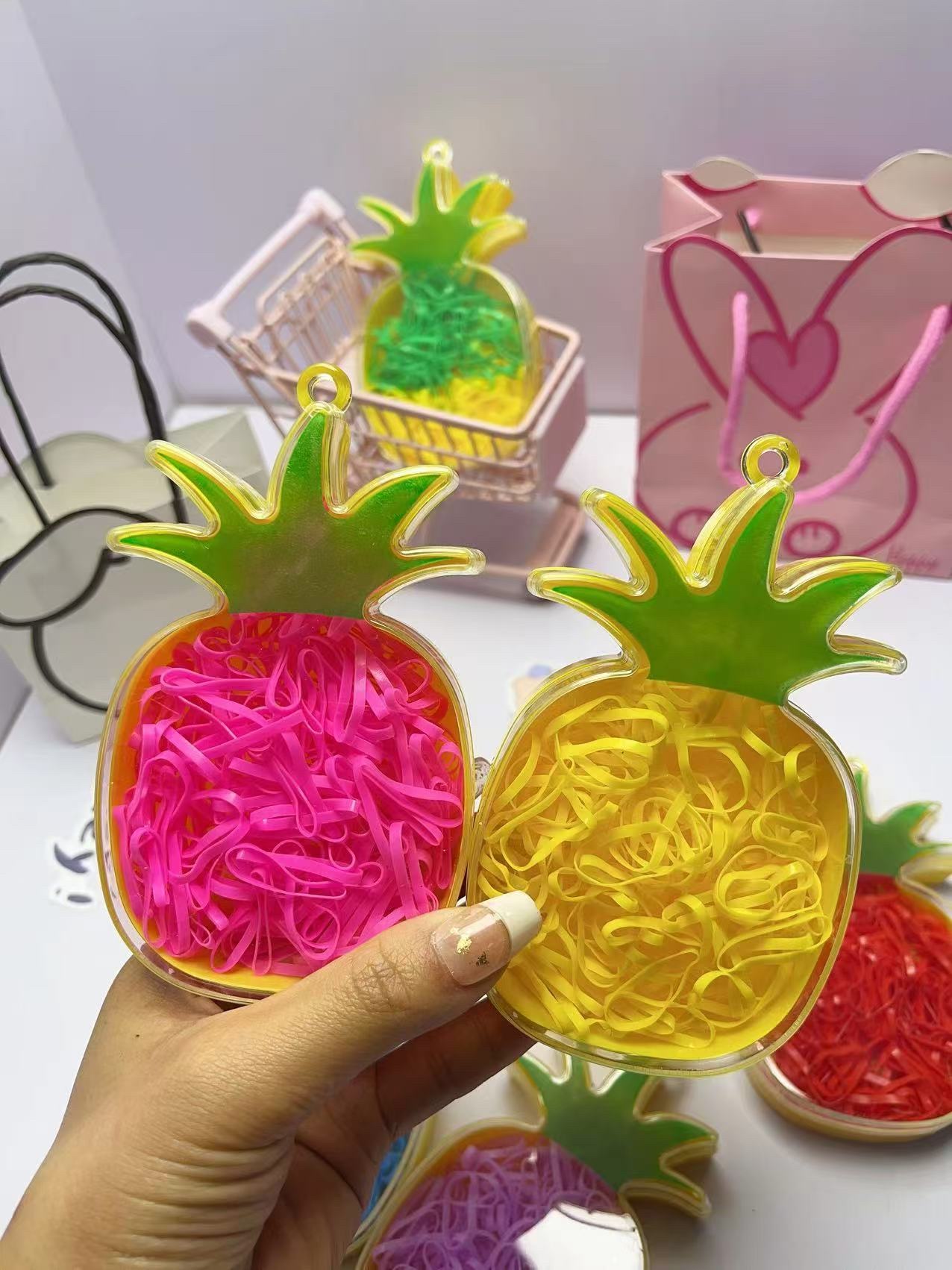 Children's rubber bands and rubber products are safe and non-toxic. The rubber bands and rubber rings are available in multiple colors and are durable without damaging hair quality detail image 5