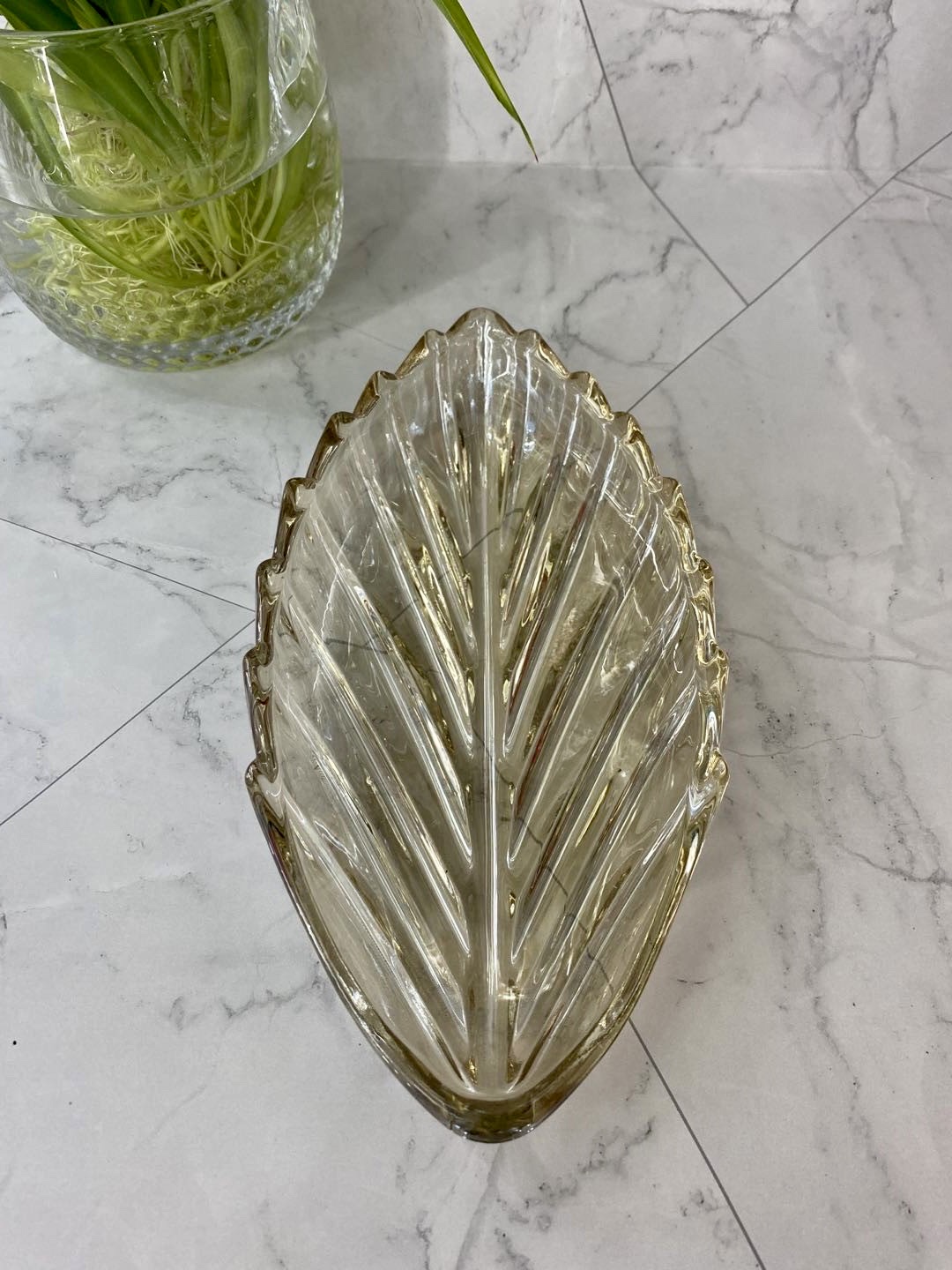 琉璃盘 玻璃工艺品 精致透明 小吃盘水果盘 玻璃烟灰缸 功能多样 美观实用详情图2