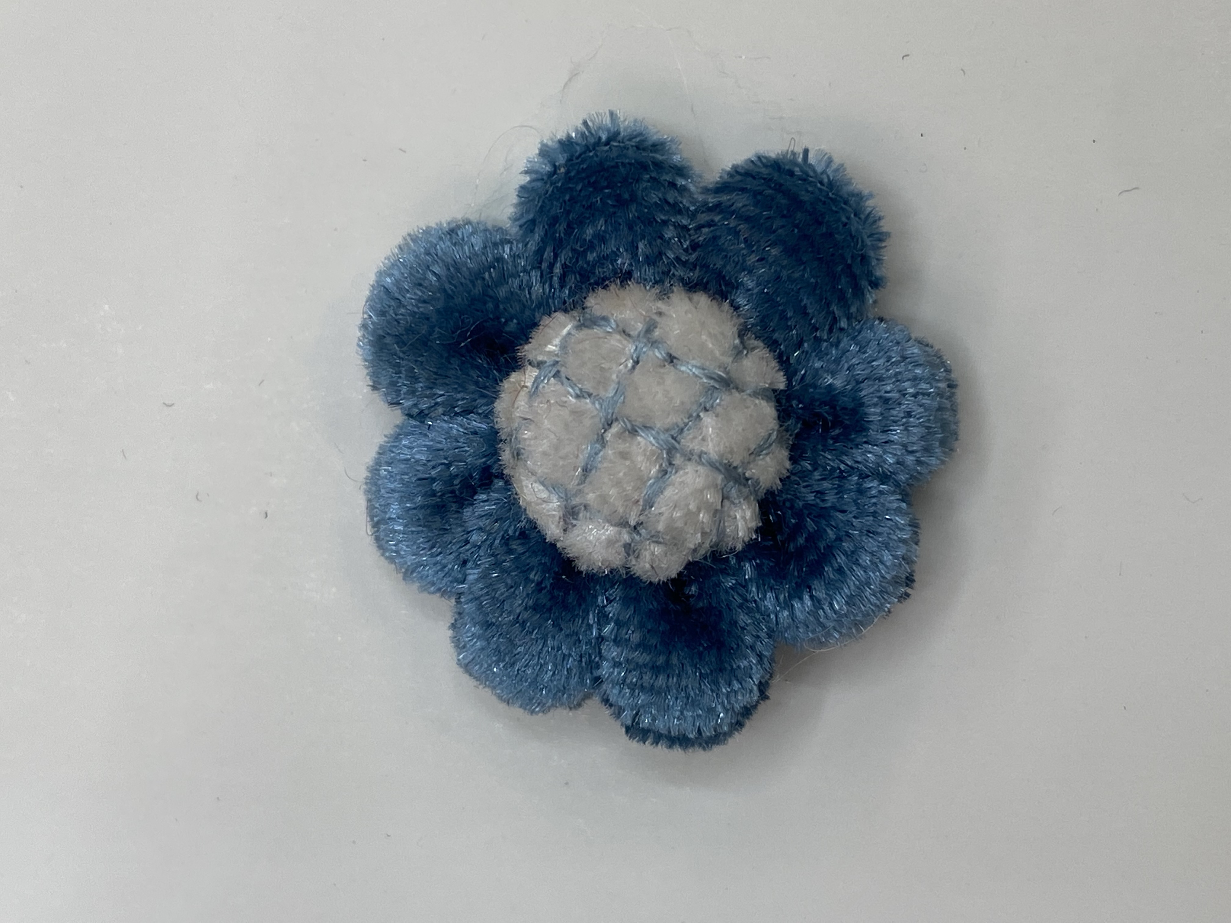 The cute velvet five-petal flower winter new clothing accessories, hair clips and hair accessories are available in a full range of colors detail image 8