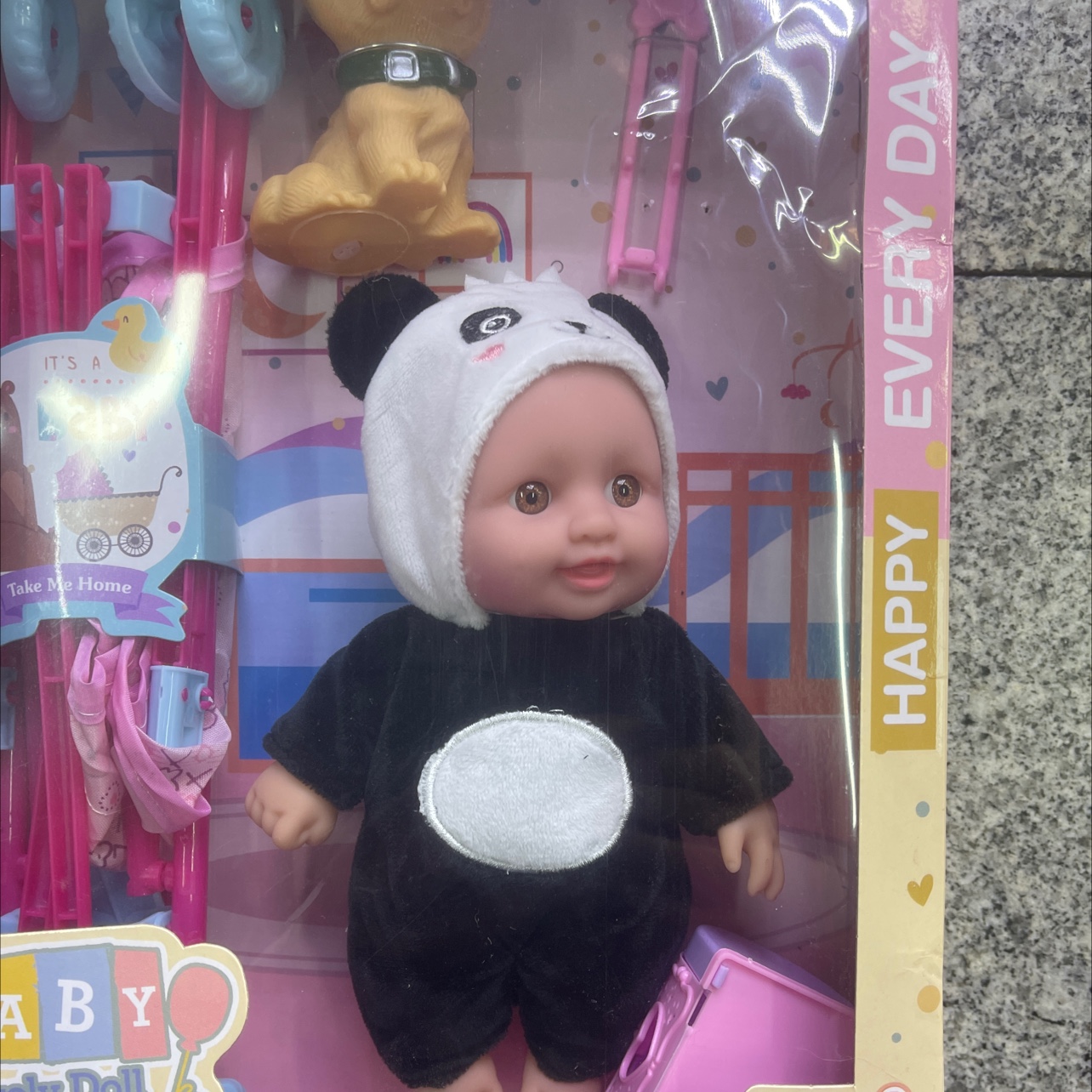 New Barbie dolls welcome both new and old customers to purchase accessories and clothes. Randomly mix children's toys such as Barbie dolls details Picture