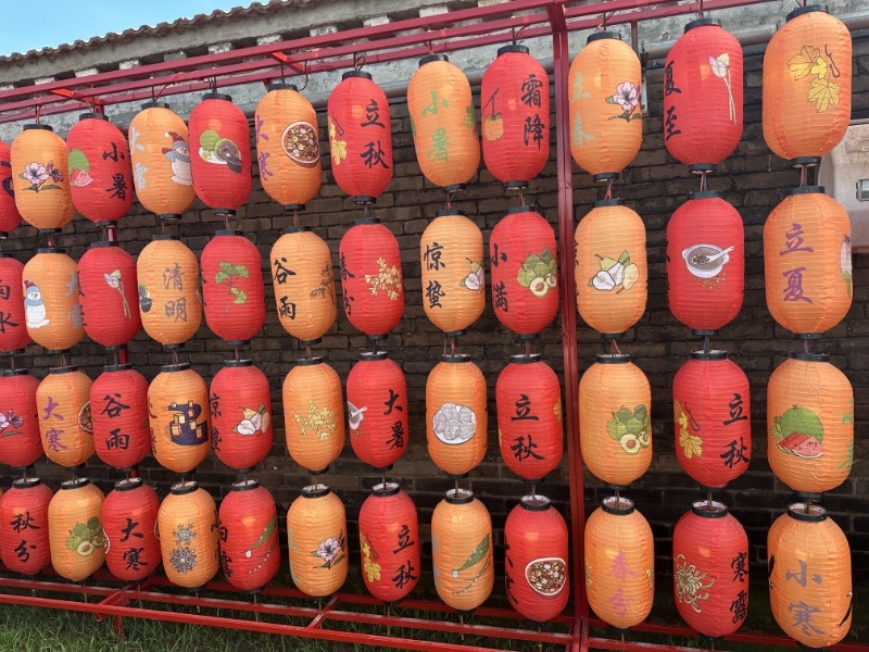 The luminous rotating lantern is a must-have for the New Year celebration. It is a beautiful and durable hanging decoration that can enhance the festive atmosphere Specification image