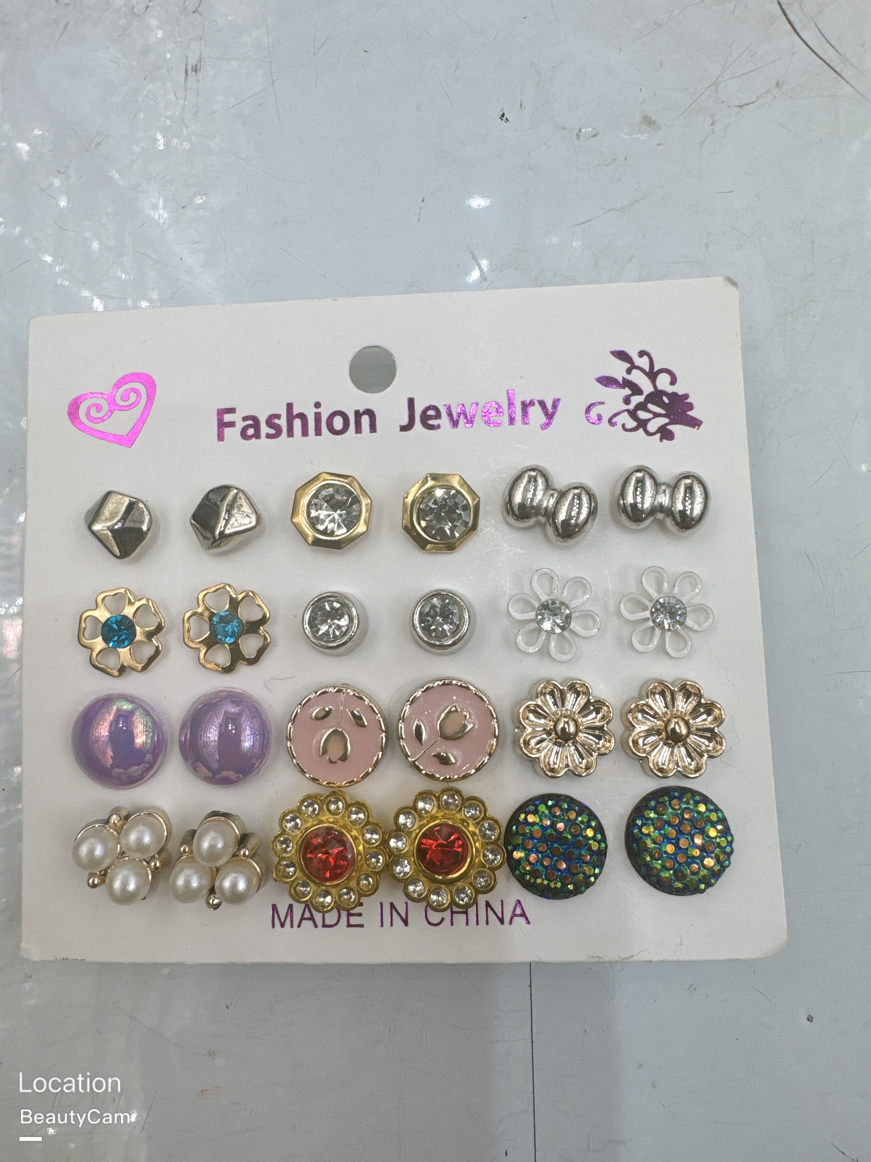 1218饰品店 创意设计耳钉 独特耳饰 精致时尚饰品 提升你的个人魅力