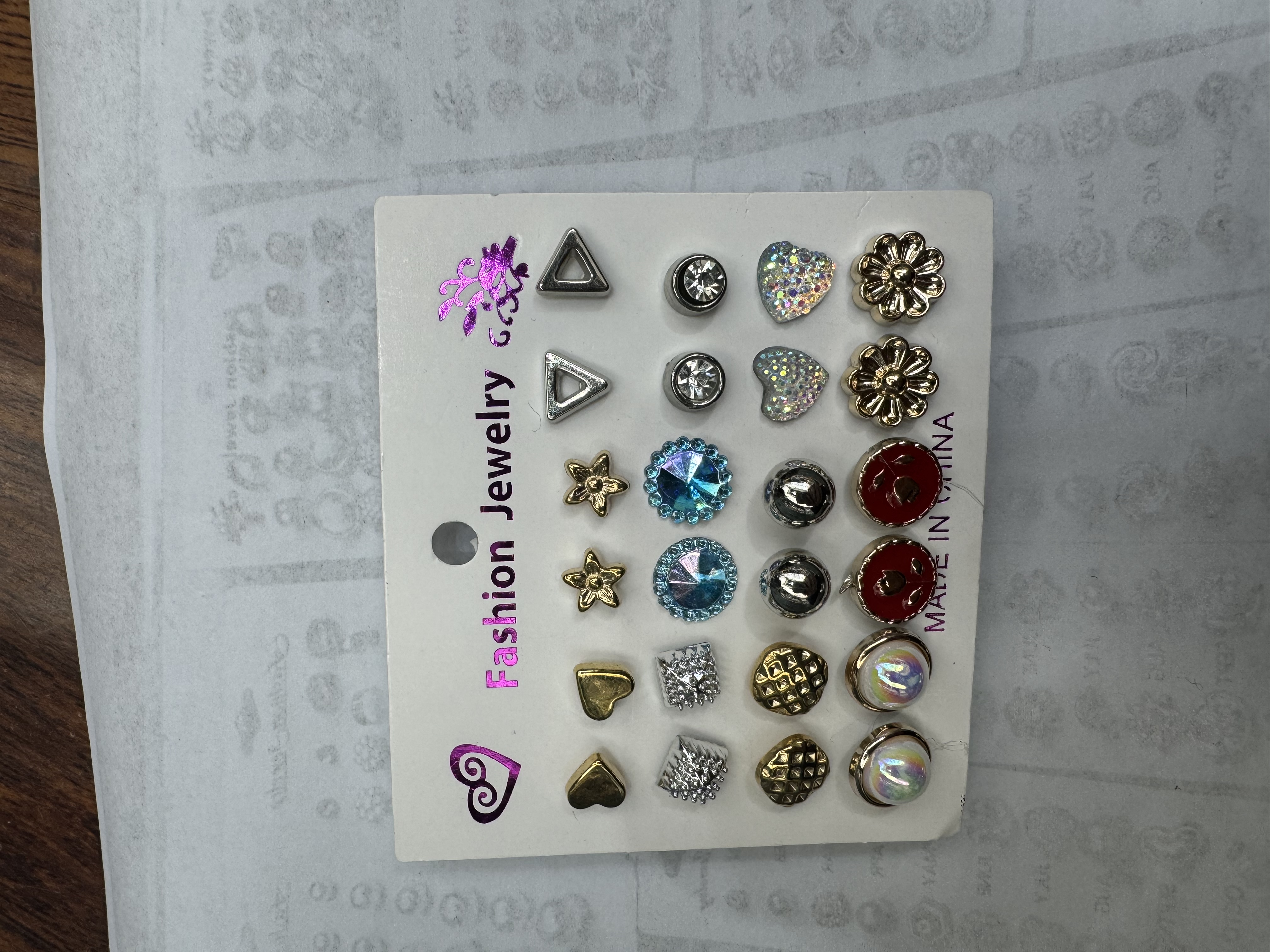 1218饰品品牌 创意耳饰 独特设计耳钉 时尚个性饰品 轻奢风格耳装饰品