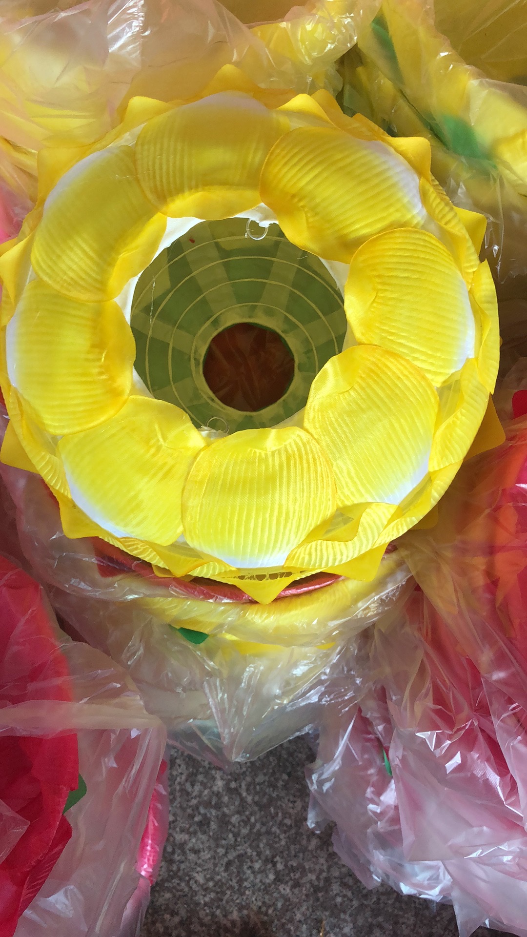 The master of New Year gift floral art has meticulously designed artificial flower rattan strips for wedding background wall decoration, creating a festive atmosphere and arranging artworks Item Picture