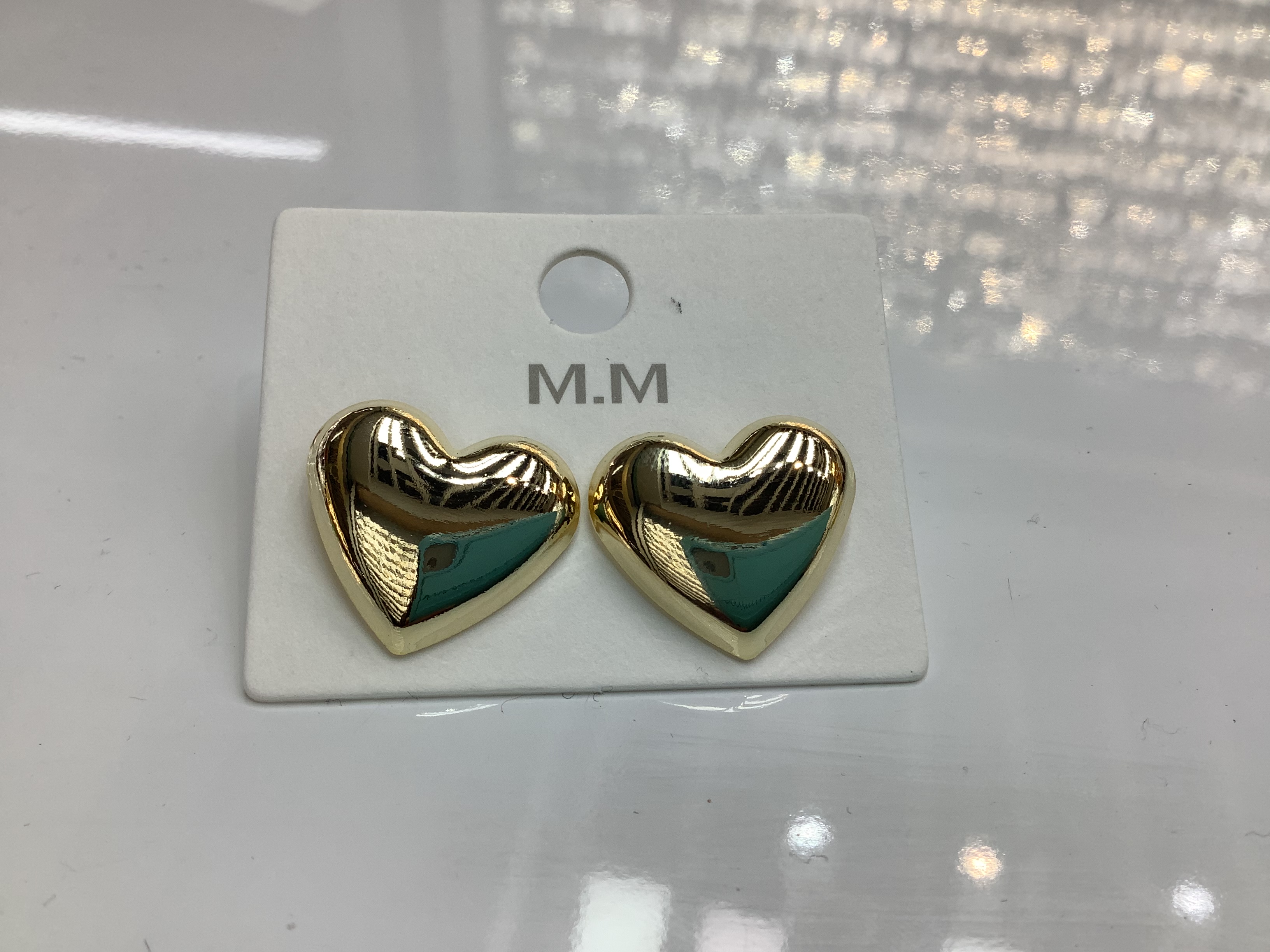 饰品店 创意耳钉 独特设计耳饰 精致女士饰品 时尚潮流必备细节图