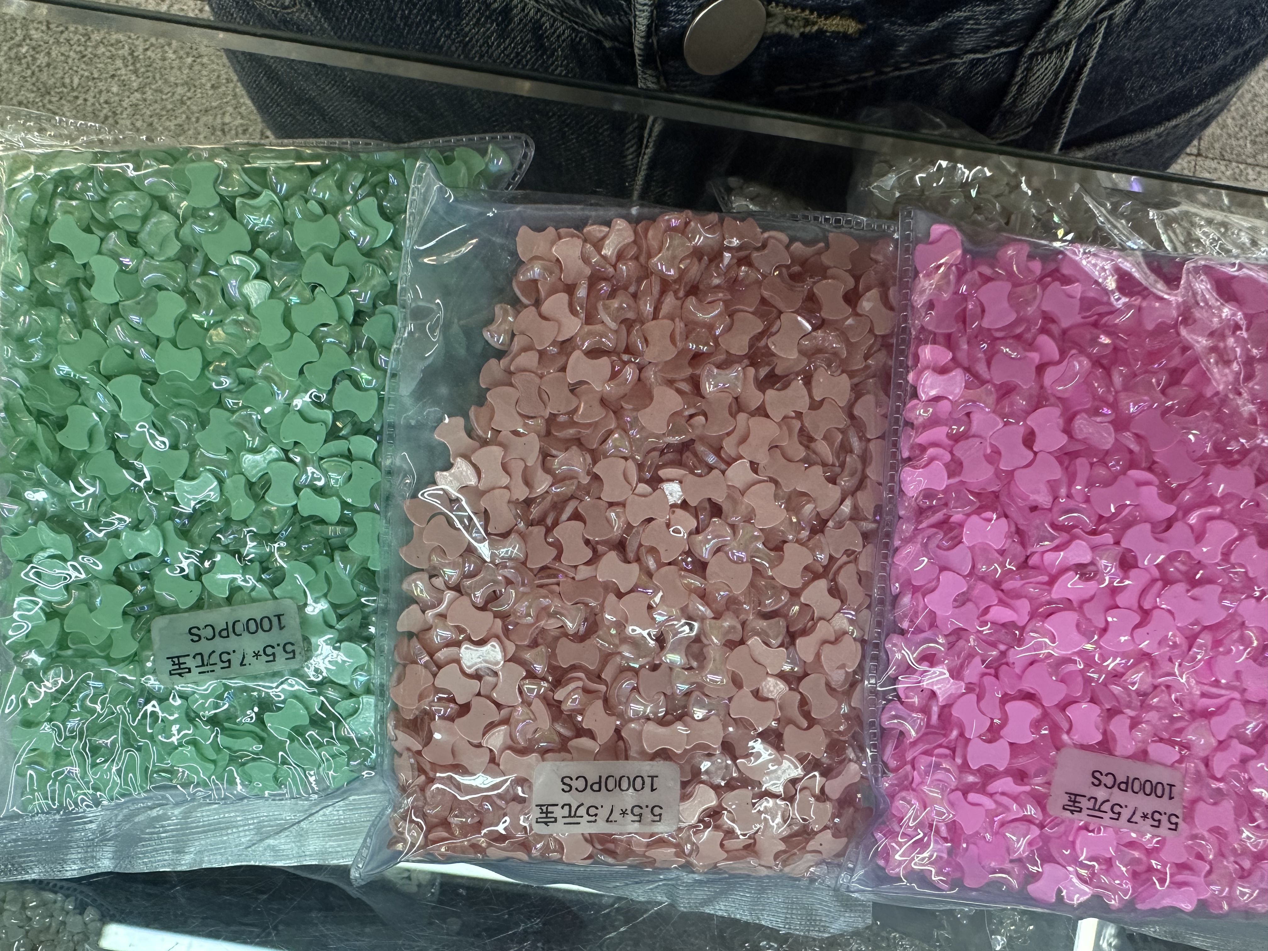 珍珠饰品树脂合金吊坠配件 独特设计 手工DIY饰品配件 美丽耀眼的饰品元素。白底实物图