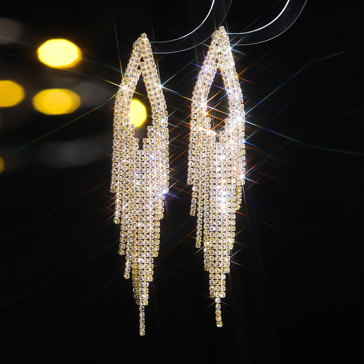 Exquisite tassel earrings, high-end earrings, unique design ear clips, fashionable ladies' accessories, elegant earrings, cross-border gifts Application Scenario