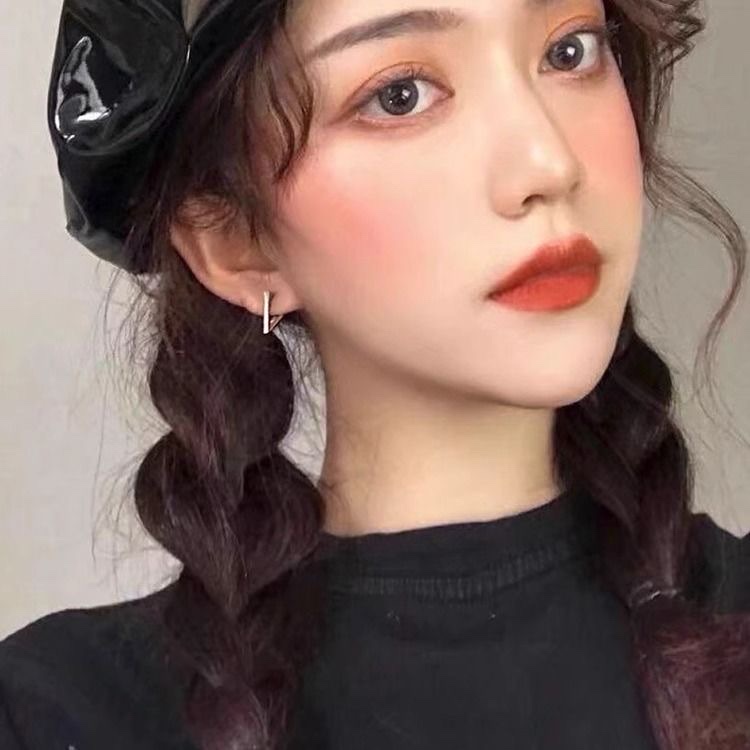 Triangular earrings, cold and cool style for both men and women, trendy and trendy, Hong Kong style, cool and stylish, irregular ear buckles, new 2024 accessories, ear studs, accessories, ear studs Specification image