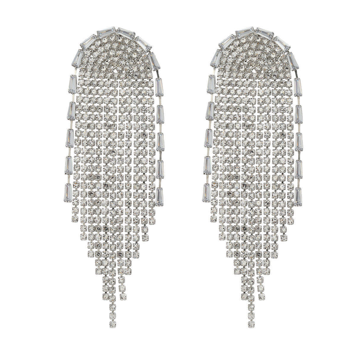 The dazzling tassel earrings exude a sense of high-end quality. The unique design of the ear clips is a fashionable lady's accessory and an elegant ear accessory Item Picture