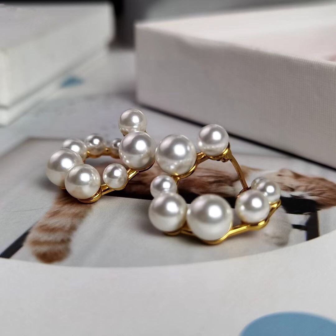 珍珠创意设计耳钉 独特耳饰 高品质饰品 简约时尚耳环耳钉产品图