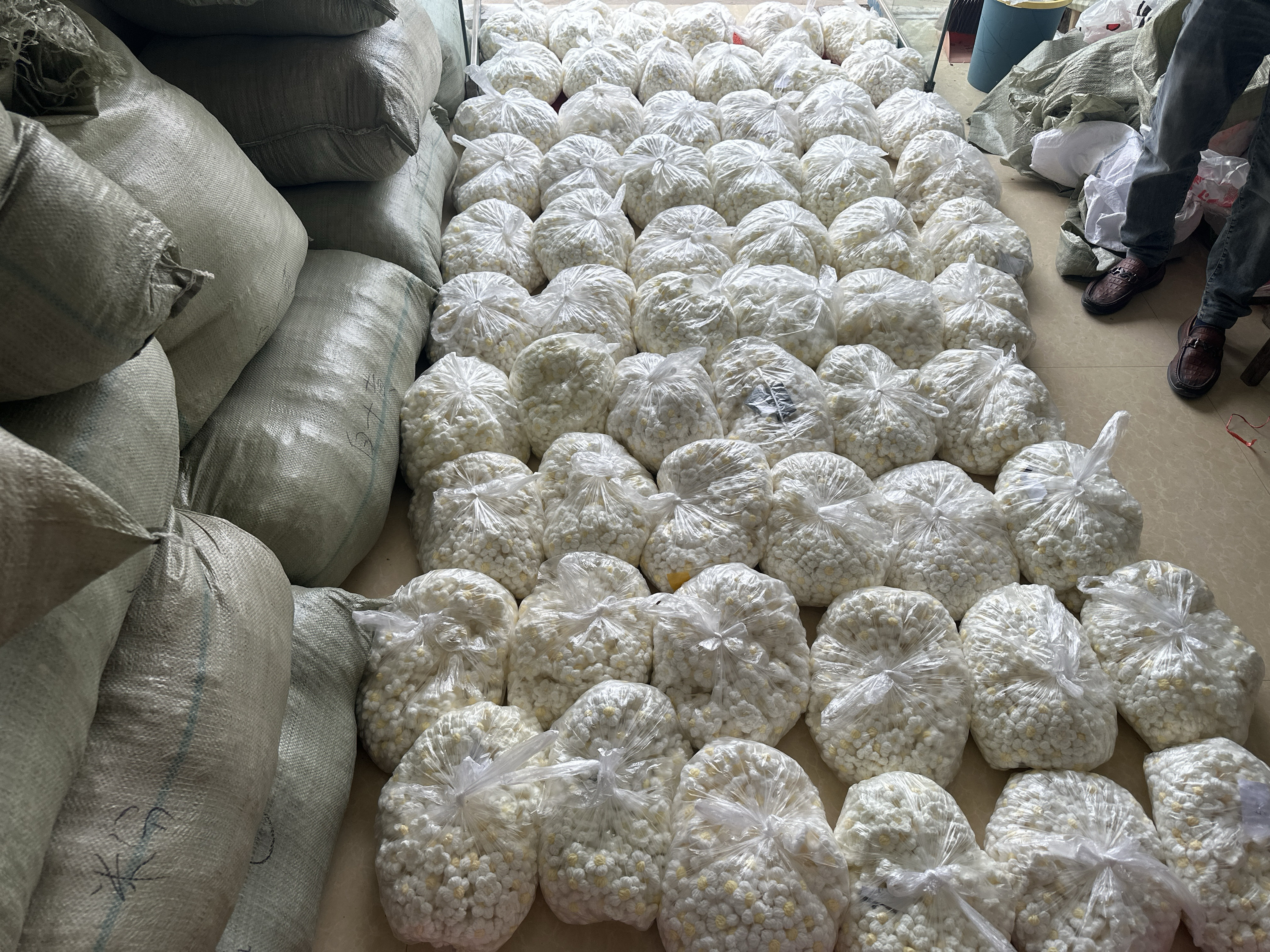 精美手提包装盒 适合饰品伴手礼礼品盒 环保材质 精细工艺 手提设计方便携带