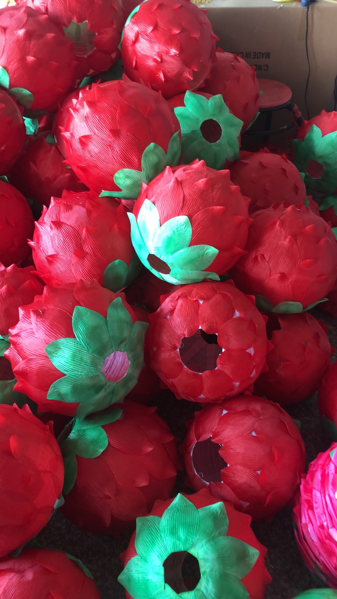 The master of New Year gift floral art has meticulously designed artificial flower rattan strips for wedding background wall decoration, creating a festive atmosphere and arranging artworks Application Scenario