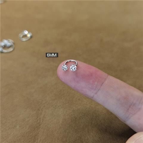 The new pure silver rotating ear studs feature exquisite threaded hooks that prevent them from falling off. The flash diamonds are dazzling and stylish. No need to remove semi-round earrings Application Scenario