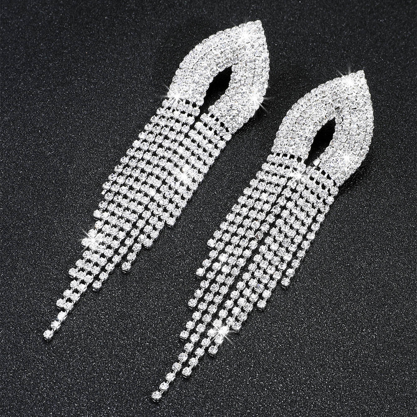 Brilliant earrings, high-end earrings, unique design, ear clips, fashionable ladies' accessories, elegant earrings, decorative items, tassel earrings Item Picture