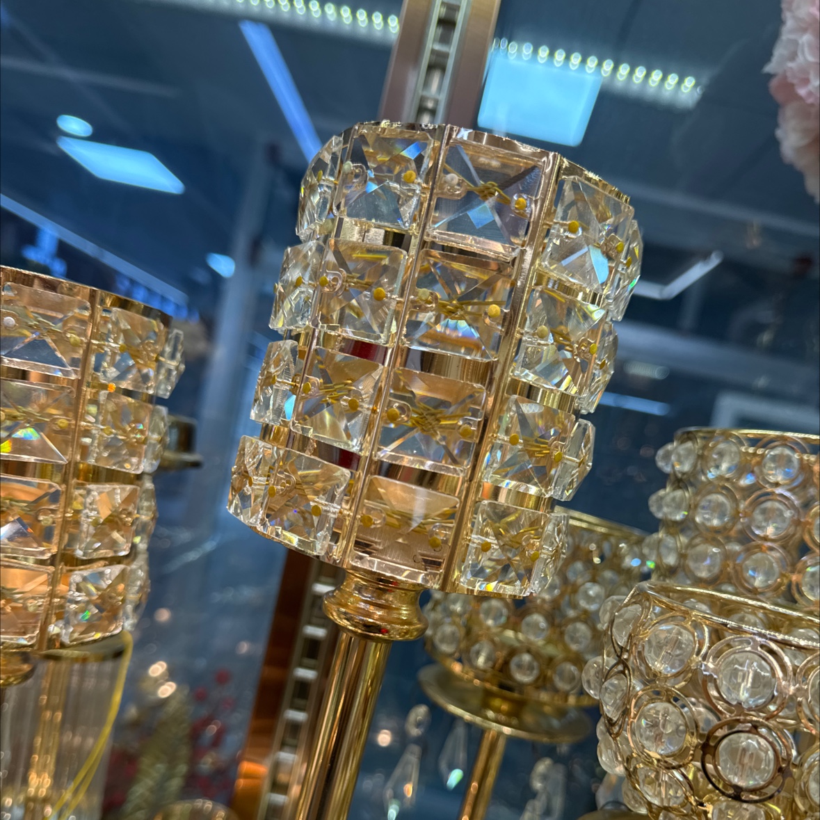 厂家铁艺烛台工艺品批发新款烛台路引婚庆道具插花铁艺婚礼花托架餐桌浪漫烛台创意家居产品图