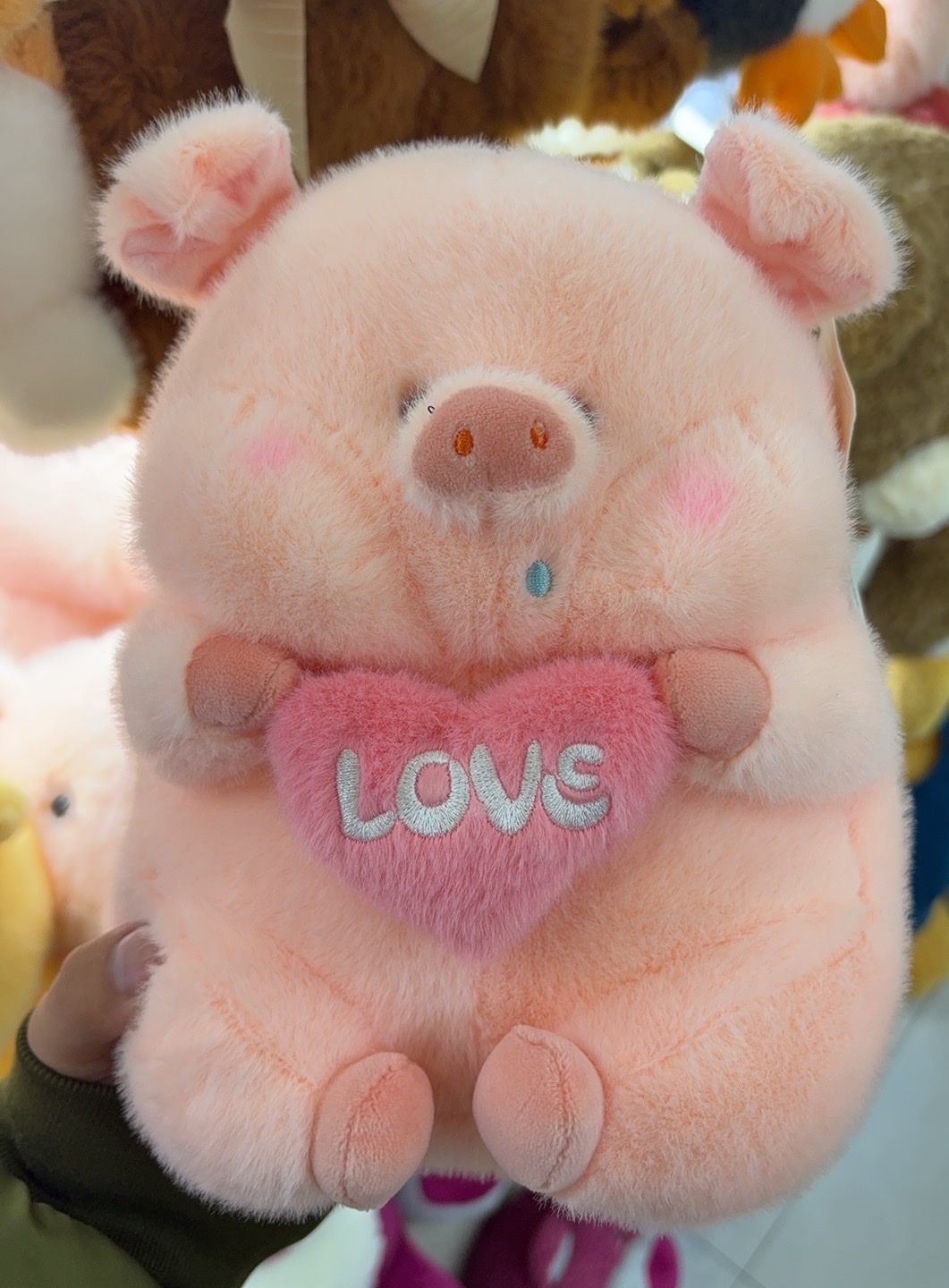 毛绒玩具抱枕超软爱心形状 抱枕毛绒玩具 可爱舒适 抱心猪玩具抱枕 适合所有年龄段