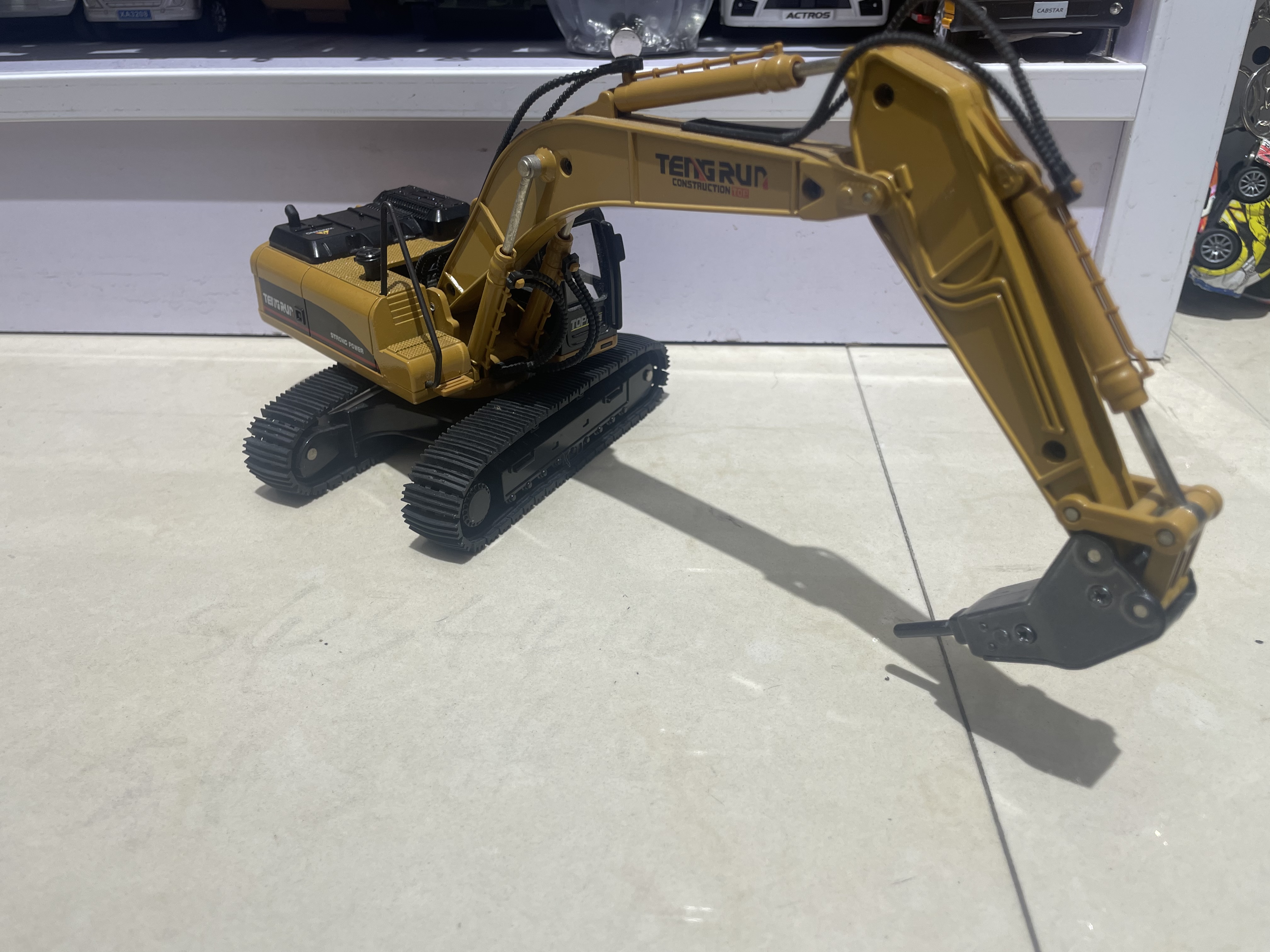 挖掘机械实物图