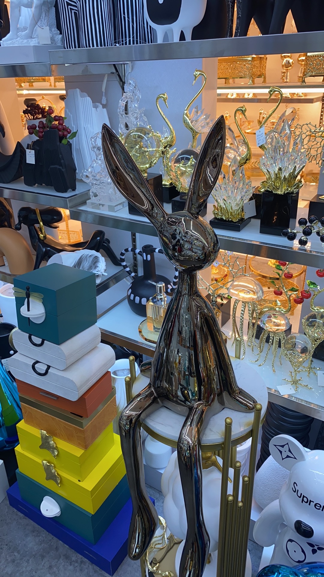 Modern light luxury trend living room cartoon sitting rabbit TV cabinet desktop decoration creative figurine long-eared rabbit figurine Specification image