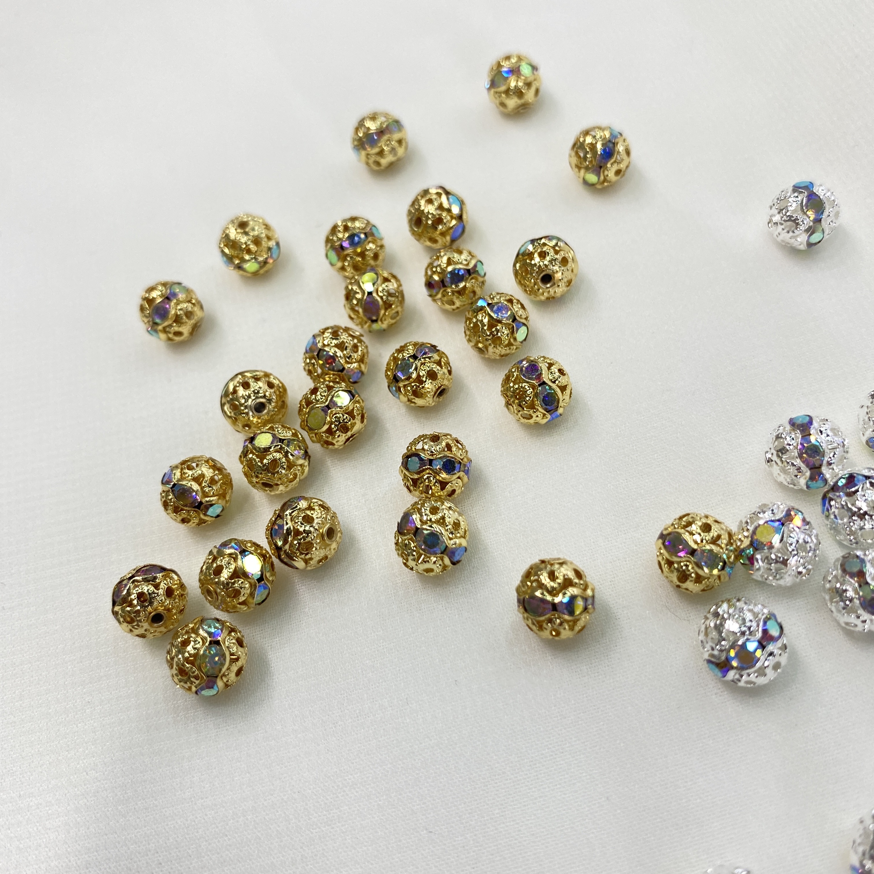Cobre chapado en oro real 18K alta retención de color diamond ball con taladro 8mm details Picture