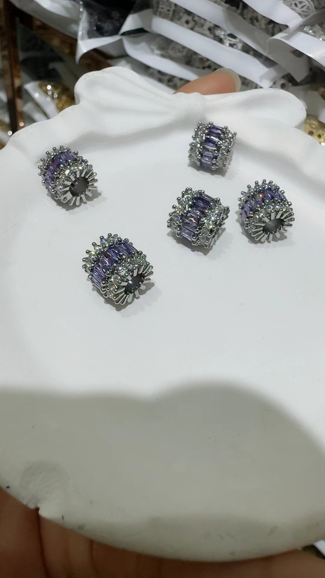 Copper electroplated color-preserved real gold 18k, 14k, thick silver, Guangdong gold inlaid zircon crown sequins, sequins, bucket beads, sequins, diy bracelets, necklaces, jewelry accessories wholesale factory direct sales detail image 4