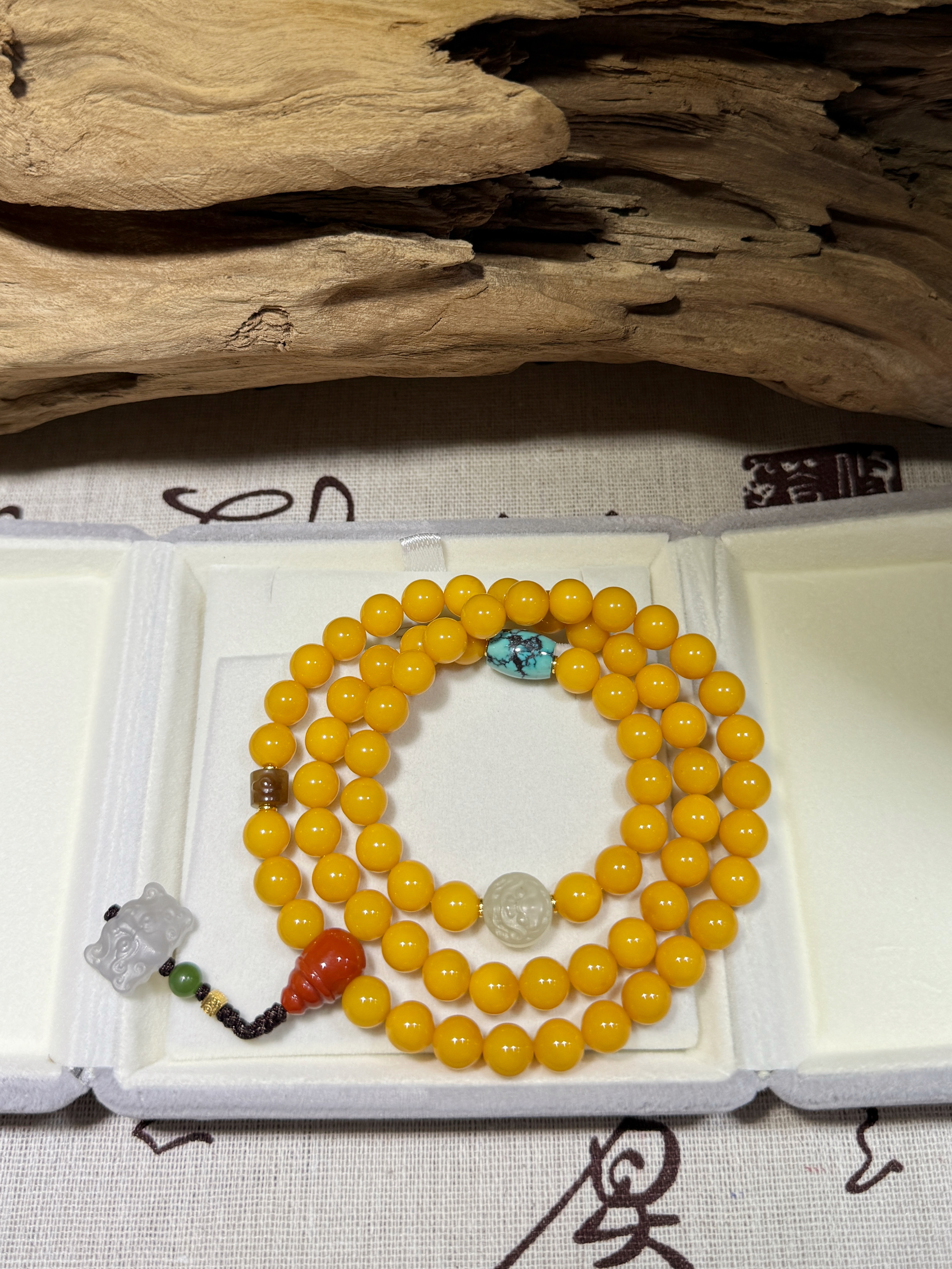 Natural Baltic amber bracelet, amber-designed bracelet, cultural and recreational jewelry details Picture