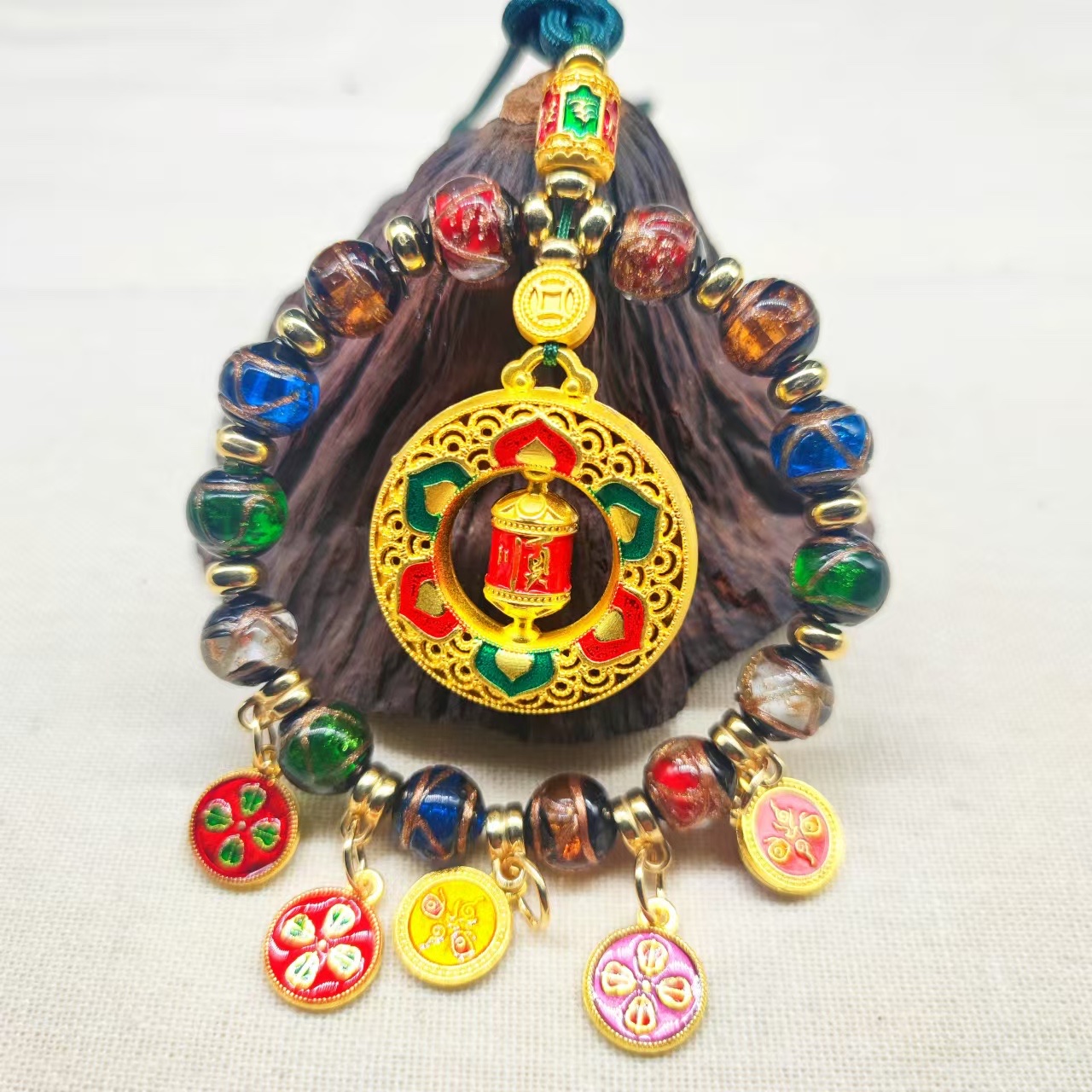 香灰琉璃珐琅彩滴油五路财神
工艺品车挂件细节图