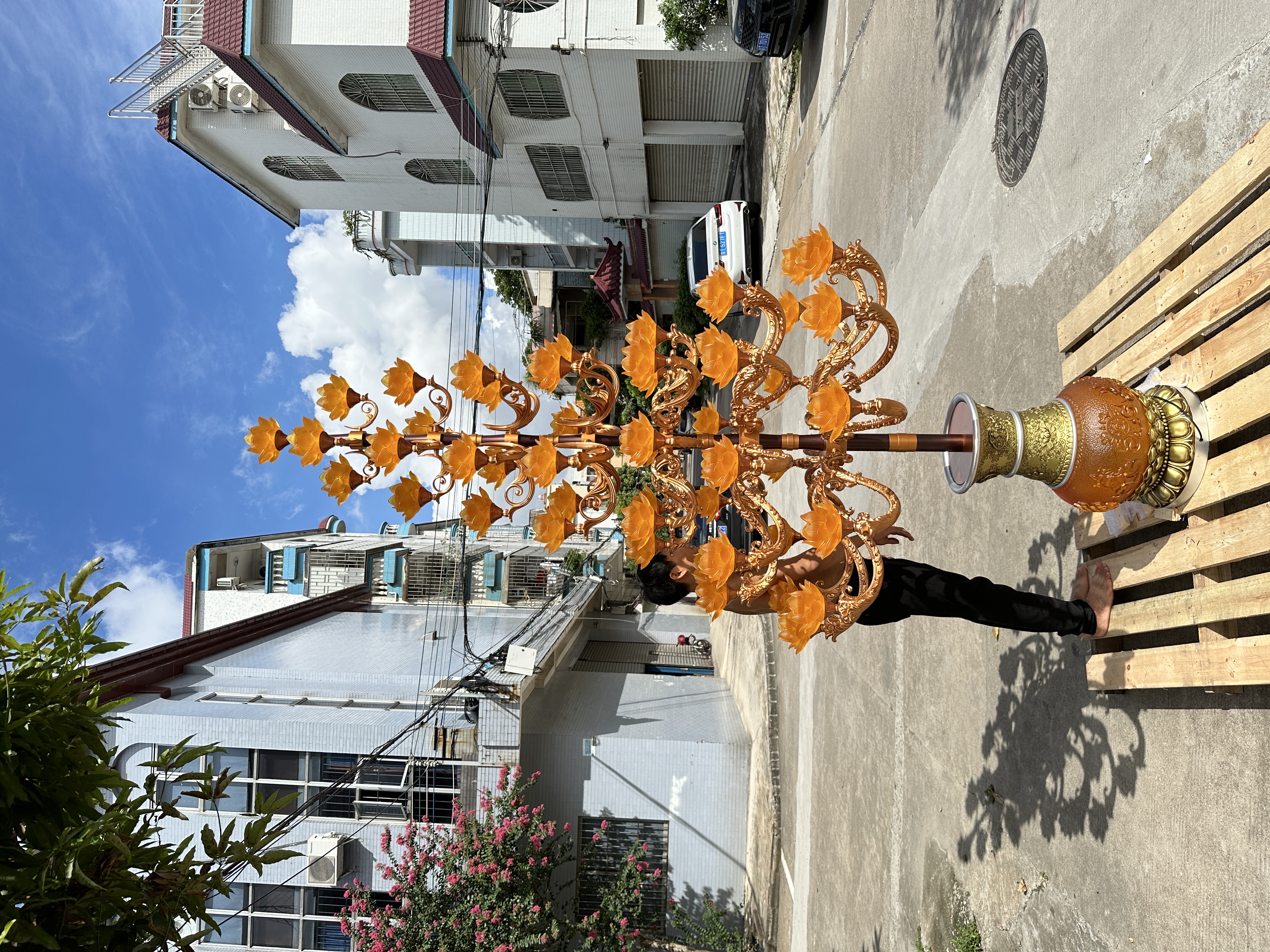 天空烟花孔明灯 环保生物降解  无烟无污染 五颜六色随机发货金属材质，琉璃灯