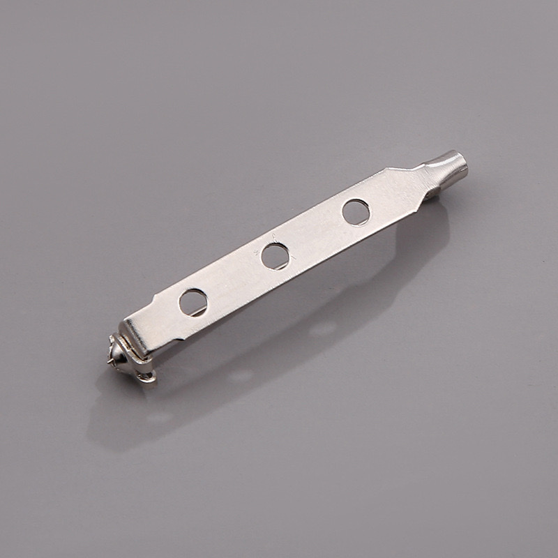 The brooch has a safety clasp and can be DIyed. It is made of metal clothing materials Specification image