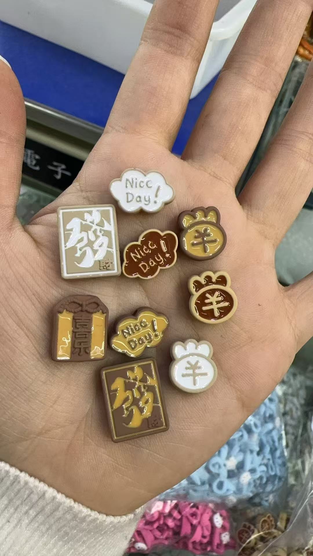 DIY alloy jewelry accessories, baked paint touch effect, New Year's edition, symbolic text perforated alloy diydiy Specification image