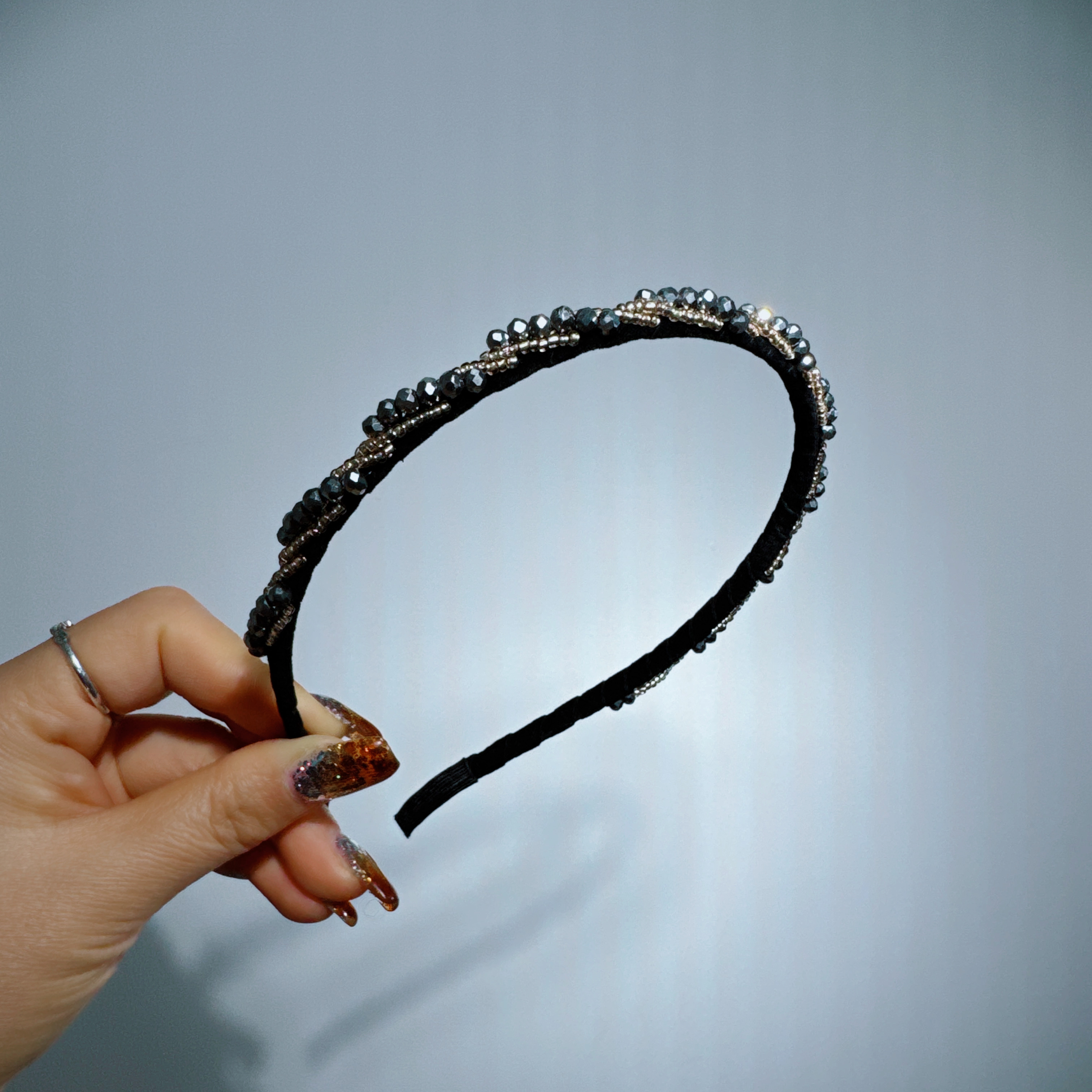 Korean Version, Niche And Simple Design, Crystal Fine Headband, Hairband, Fashionable Style, High-End Feel, Versatile Hairpin, Hair Accessory, Shark Clip, High-End Luxury Hairband Application Scenario