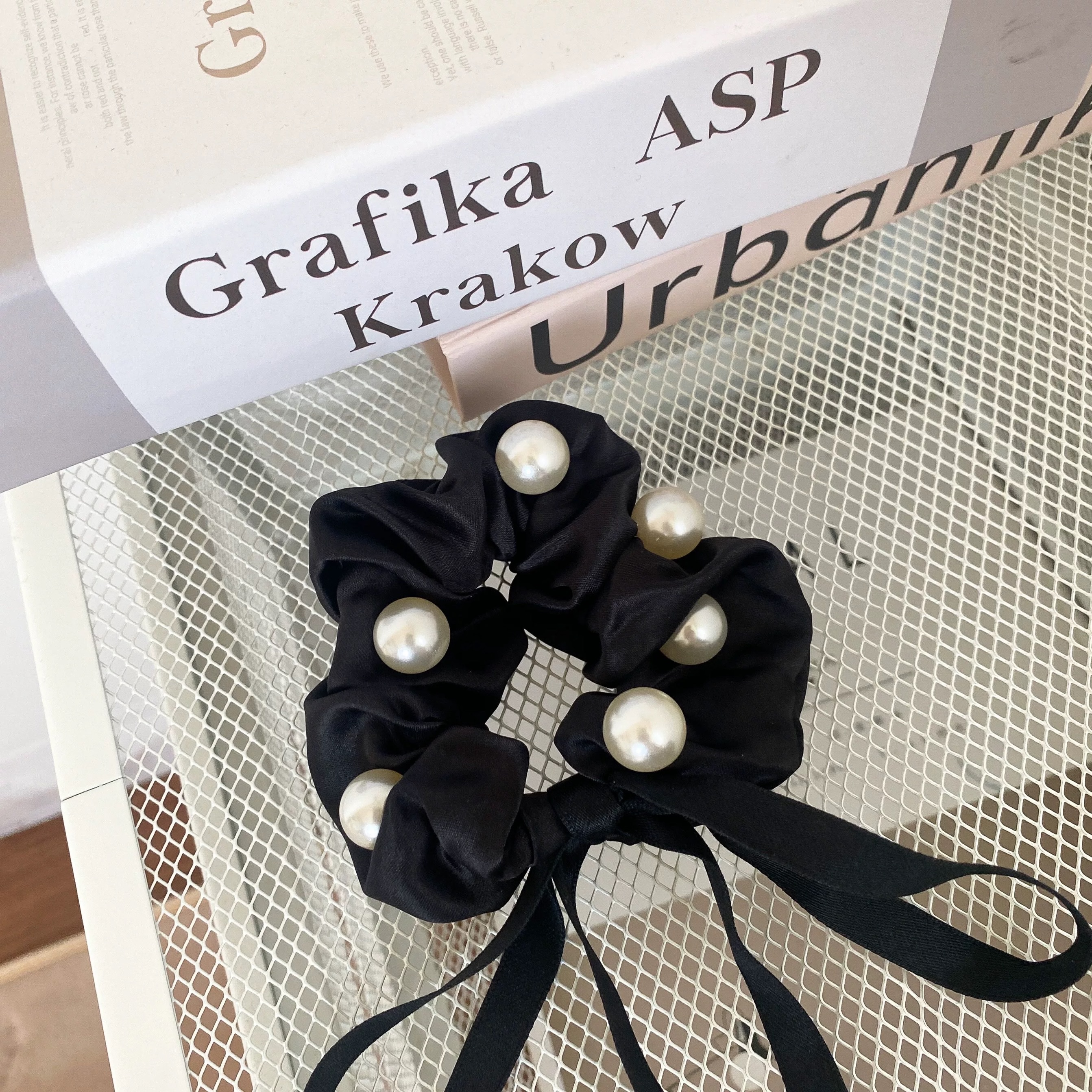 Hair bands, rubber bands for tying hair, hair accessories, hair ties, broken diamond hair ties, hair bands, hair accessories, hair ties details Picture