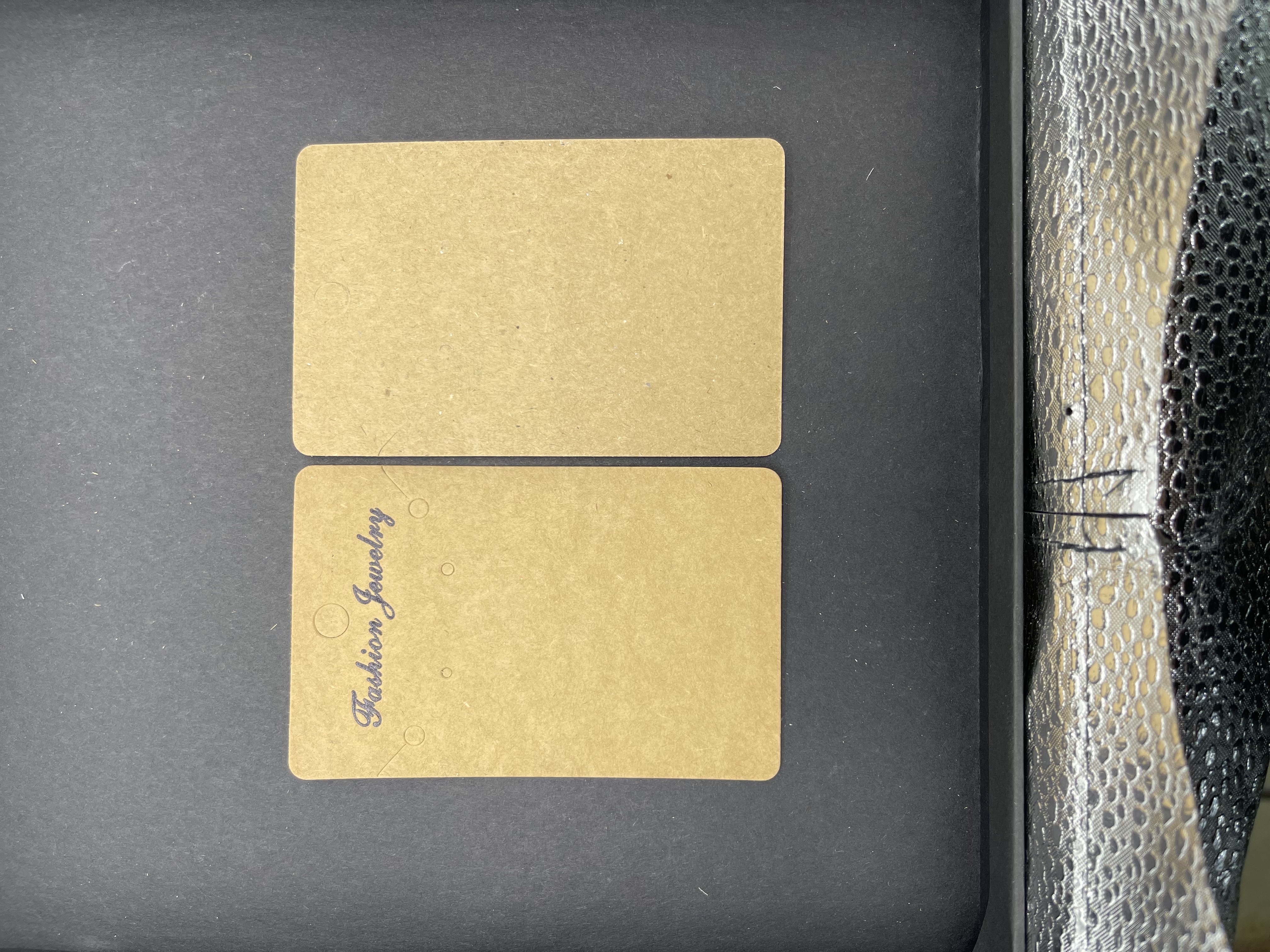Direct sales from the source factory: jewelry packaging cards, earrings packaging boxes, packaging boxes, jewelry boxes, stud boxes Application Scenario