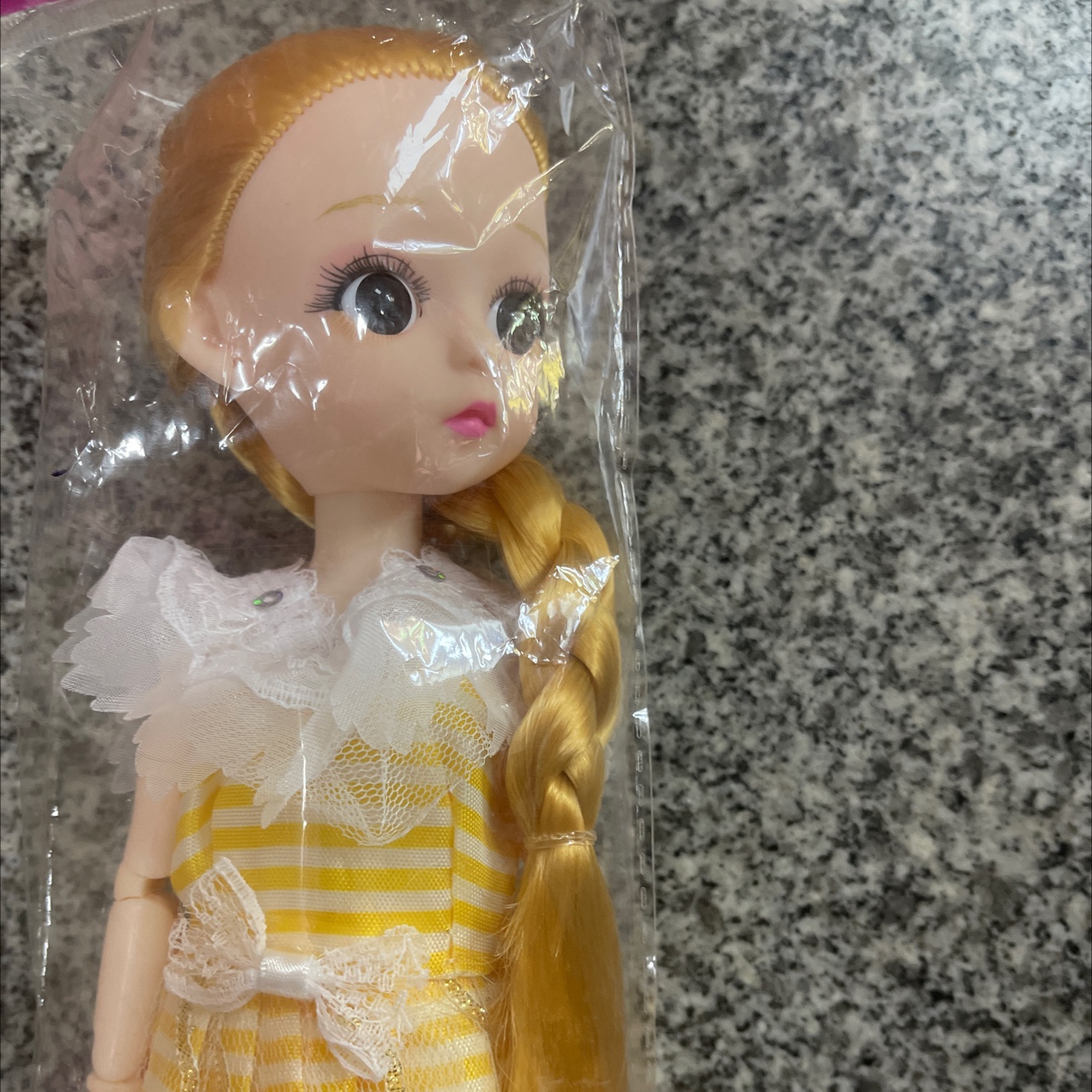 Children's toys, toys, toys, Barbie dolls details Picture