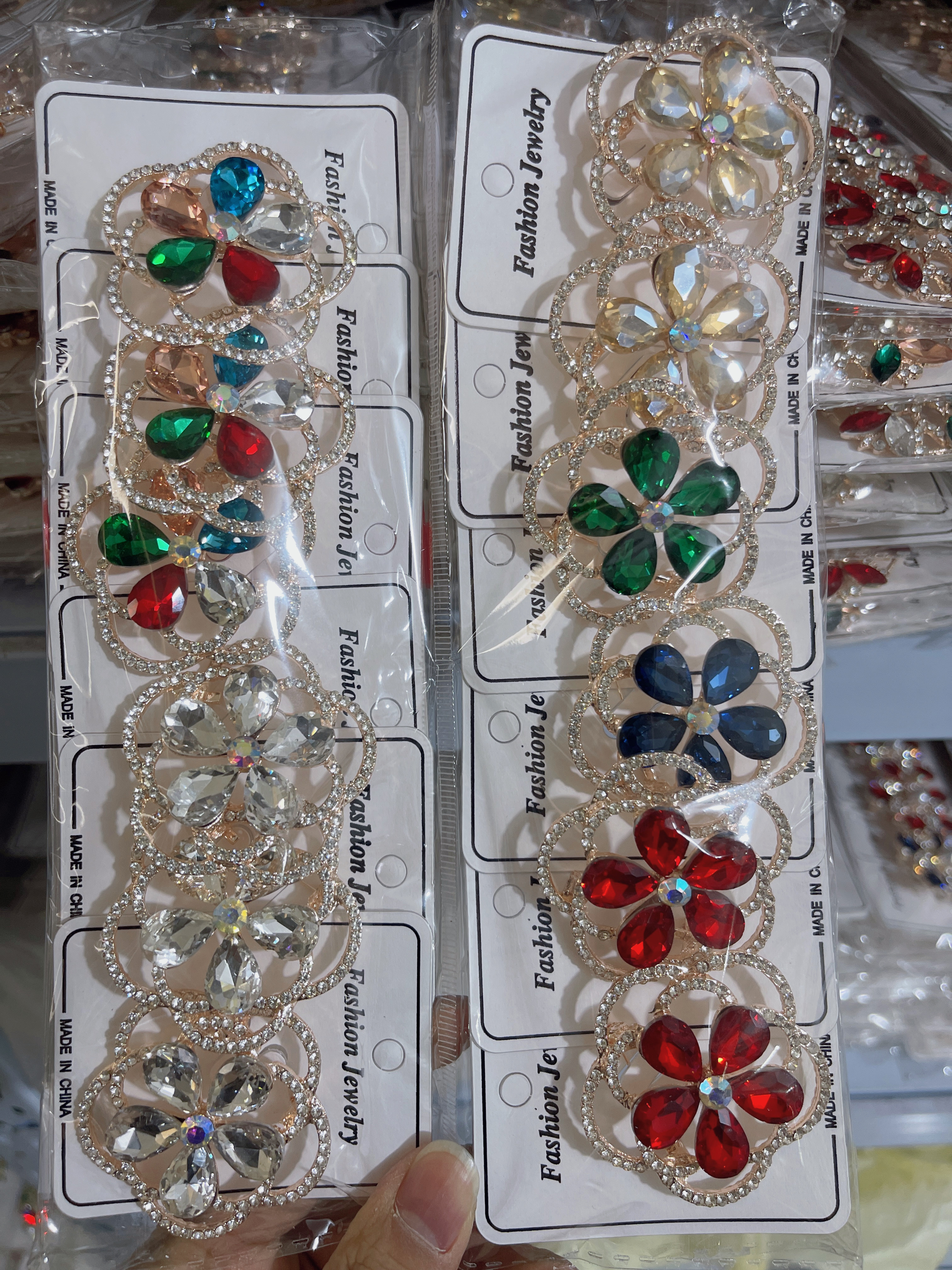 合金胸针，水晶材质，花朵圆形扣针，胸针胸针