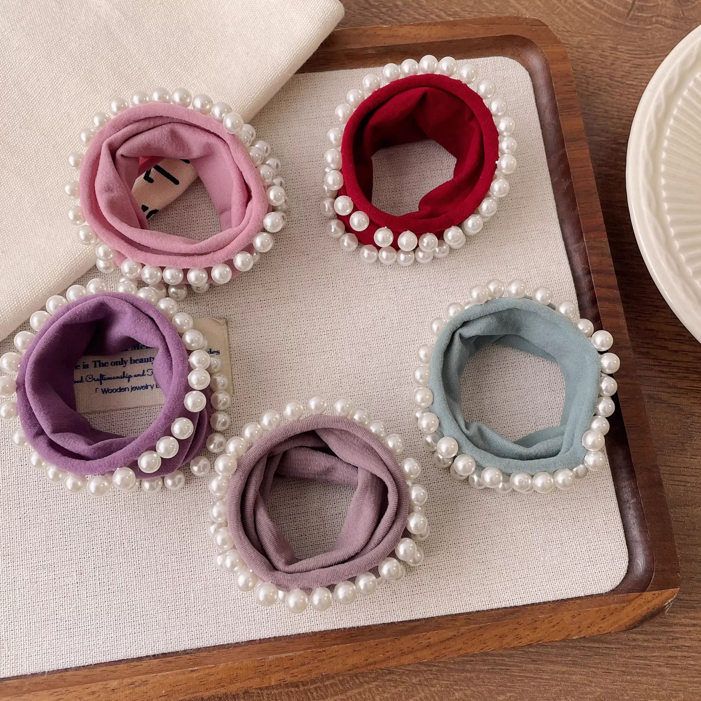 秋冬新款大肠圈发圈 头绳饰品 简约时尚发饰 持久弹力不伤发质发圈头绳白底实物图