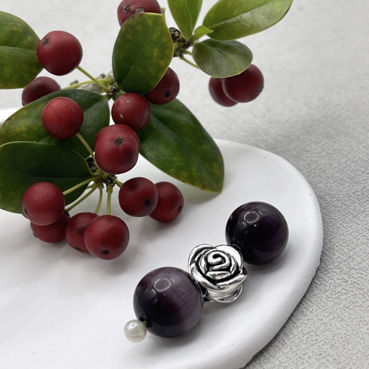 Alloy hidden silver ancient silver bead double-sided rose card, about 10mm, hand-strung bead accessories, diy retro material jewelry accessories details Picture