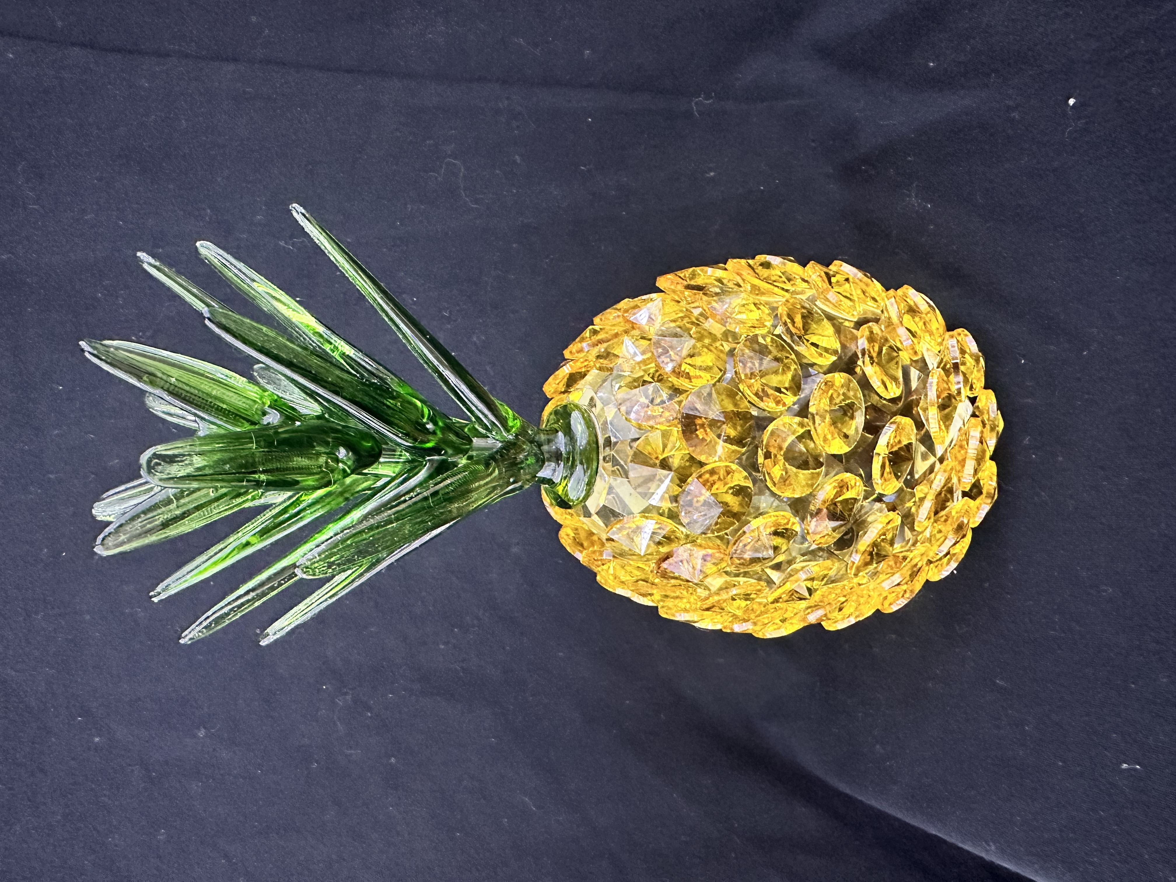 Pineapple and pineapple crystal handicraft ornaments, crystal handicrafts