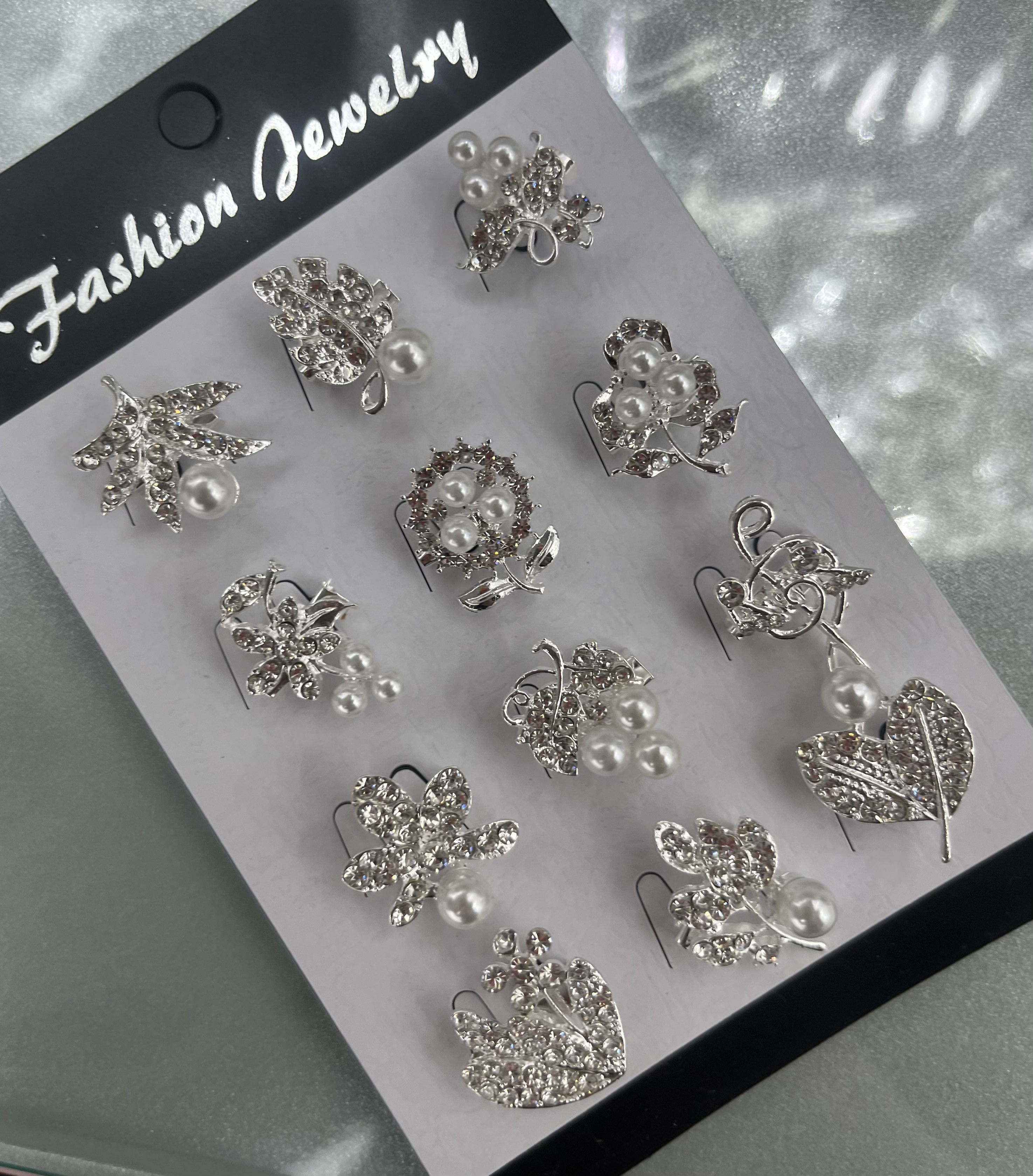 女士小胸针12一卡胸针 个性创意衣饰装饰品 精美礼品收藏品胸针徽章衣饰产品图