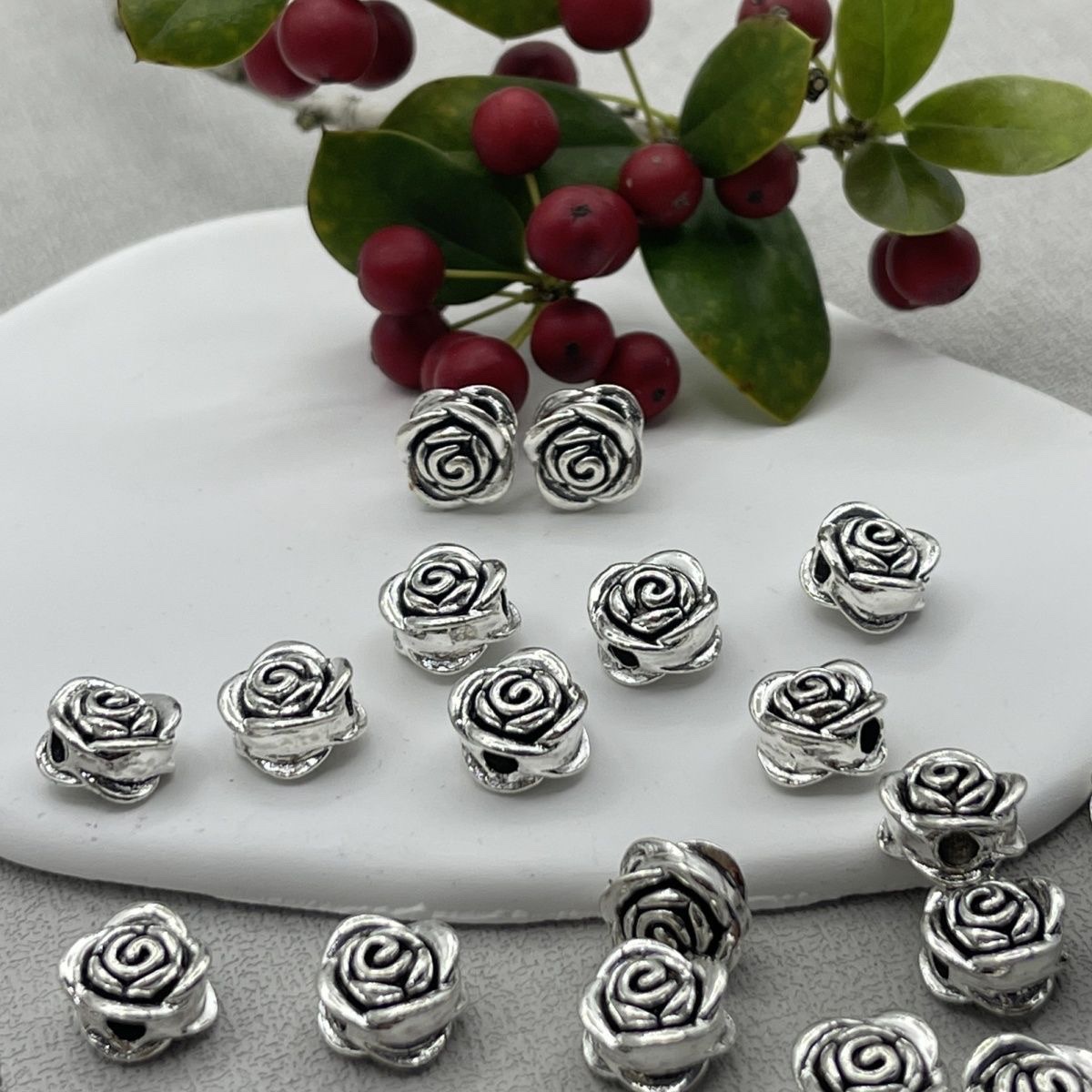 Alloy hidden silver ancient silver bead double-sided rose card, about 10mm, hand-strung bead accessories, diy retro material jewelry accessories Item Picture