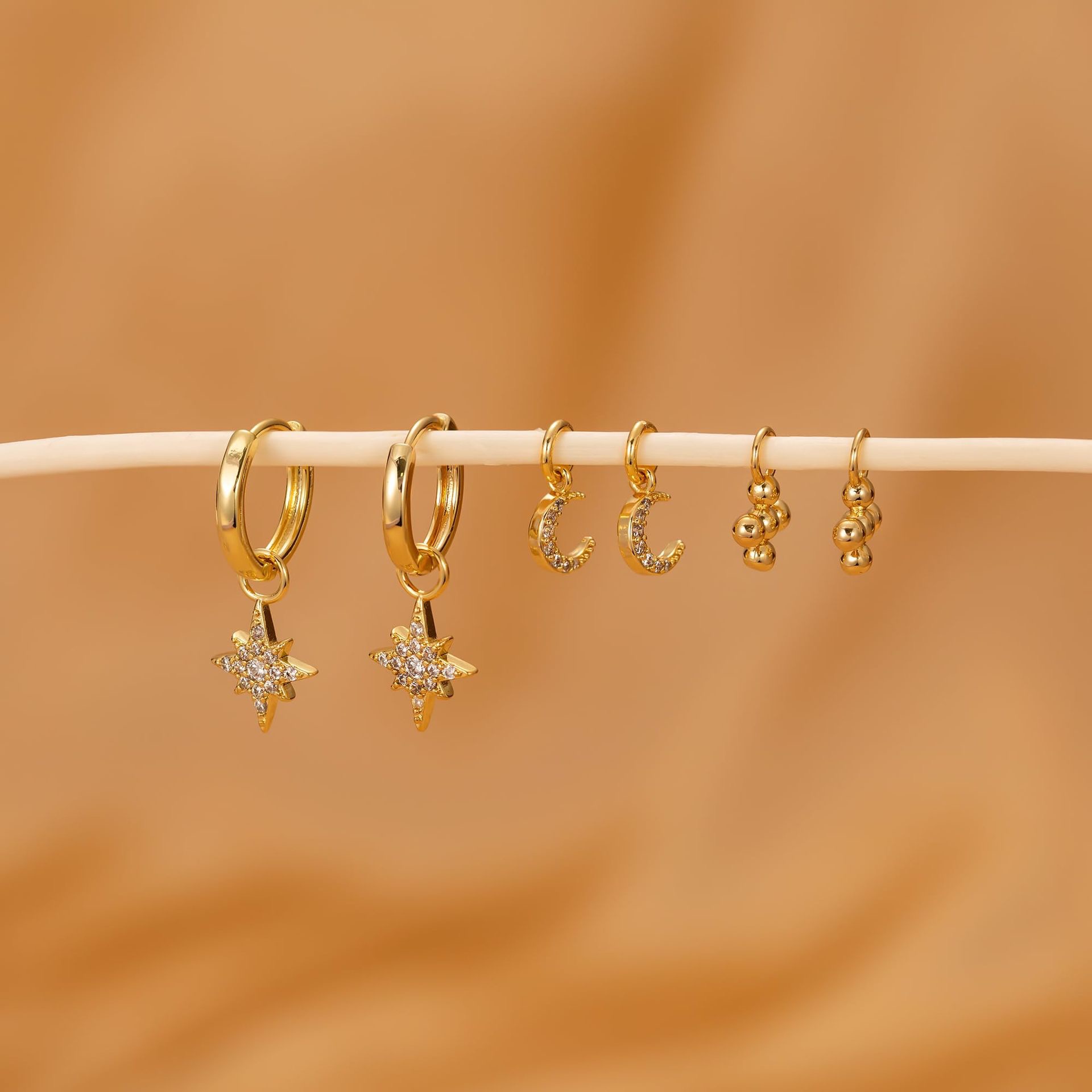 欧美跨境热销 真金黄铜电镀 小清新时尚八芒星月亮形吊坠耳环耳饰  三件套时尚简约百搭套装女可拆卸搭配套装批发耳饰女wa 细节图