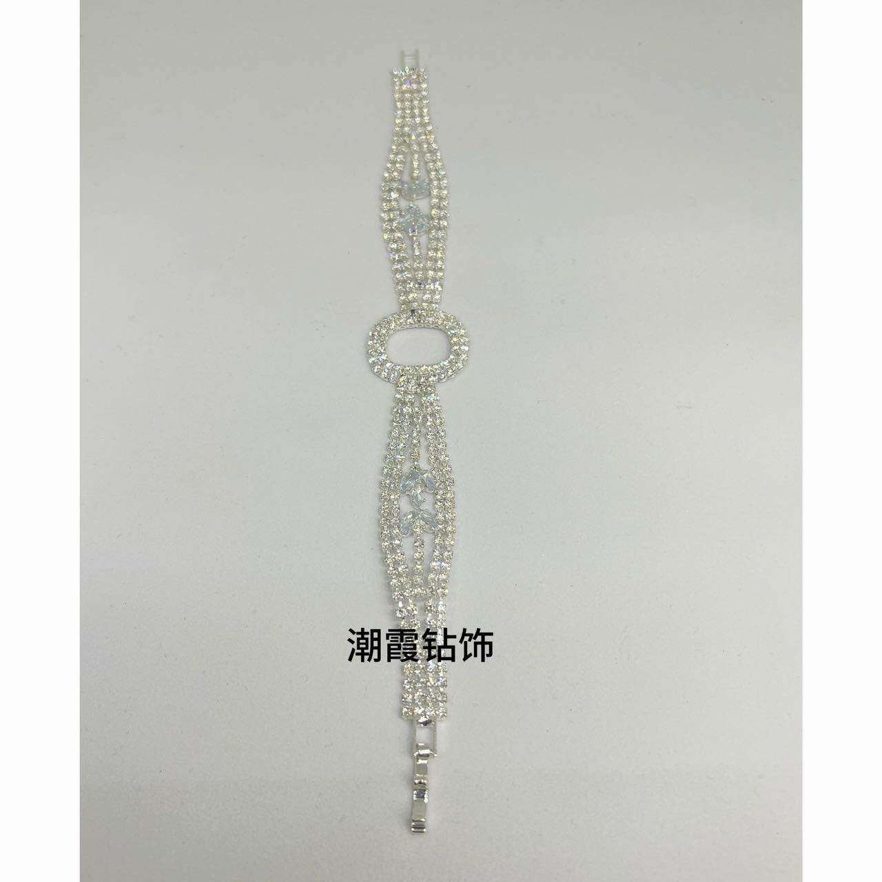 Trendy diamond jewelry, European and American diamond-encrusted zircon bracelet, high-end bracelet, retro bracelet details Picture