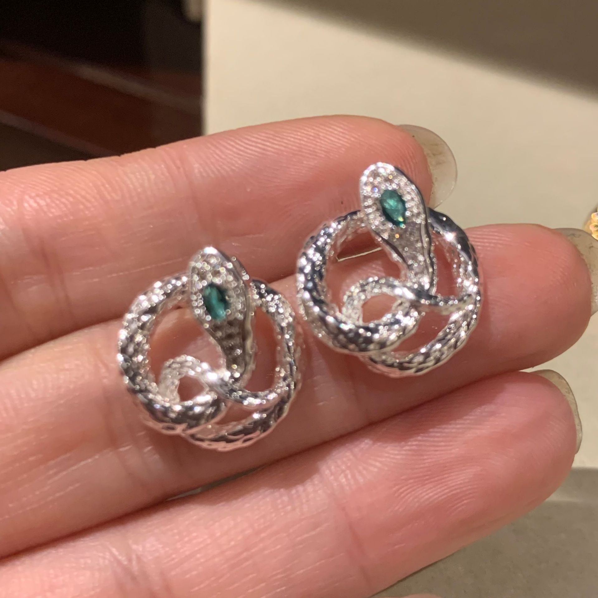 轻奢小众设计绿色镶嵌绿蛇耳钉镂空蛇形耳钉独特高级感耳环耳饰女详情图4