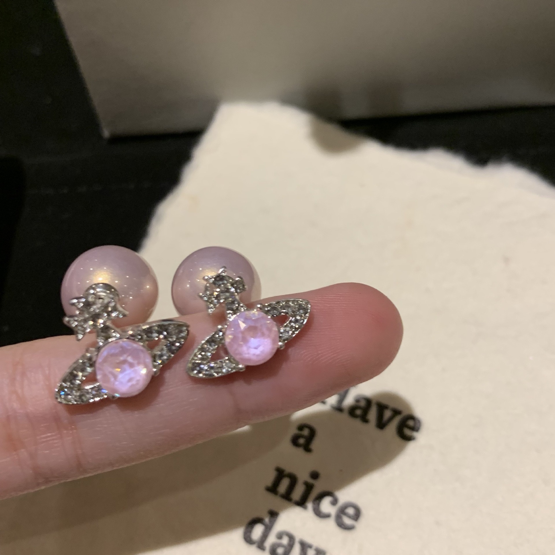 新款西太后星球冰晶粉贝耳钉小众气质高级感粉色贝珠耳饰百搭女式