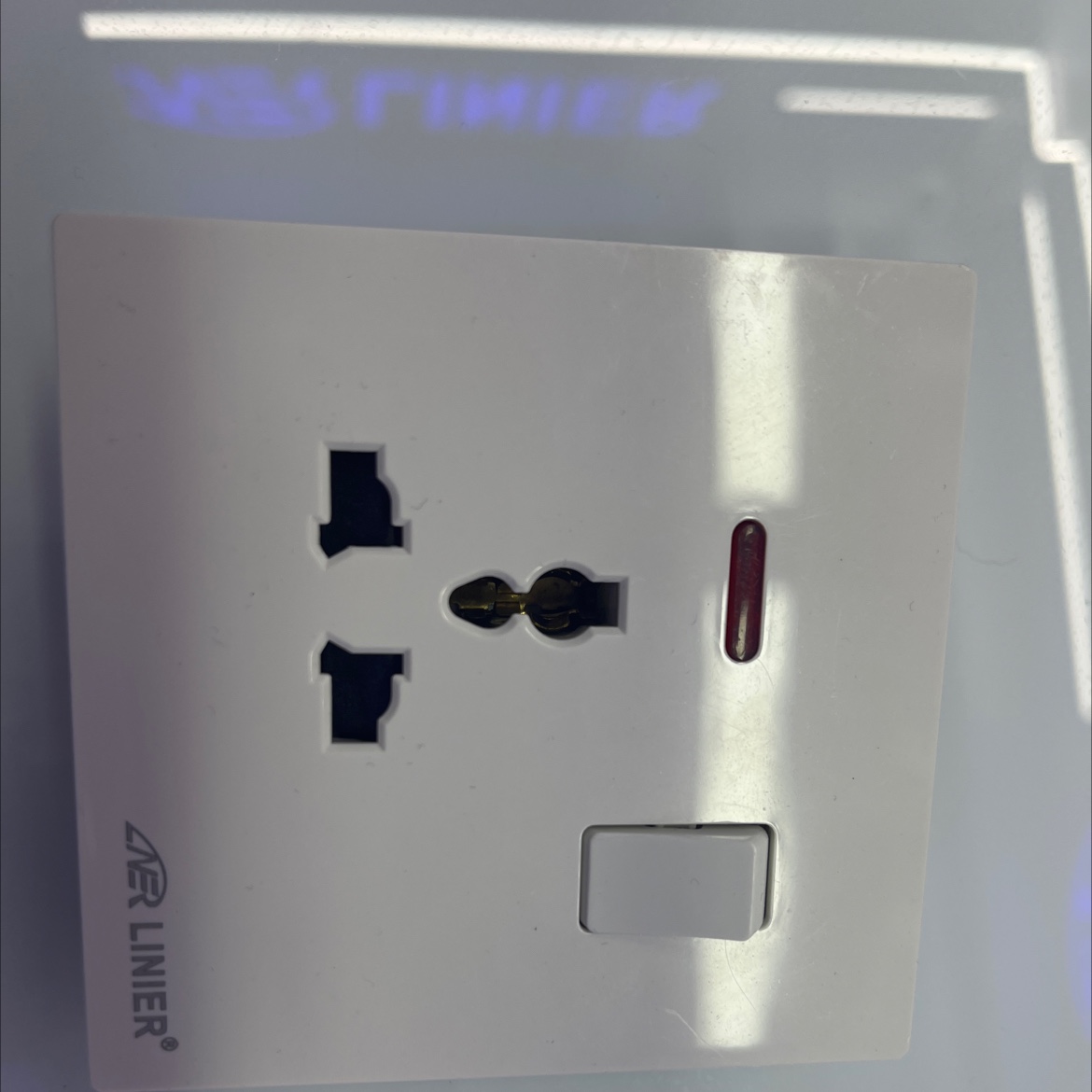 linier墙壁插座详情图1