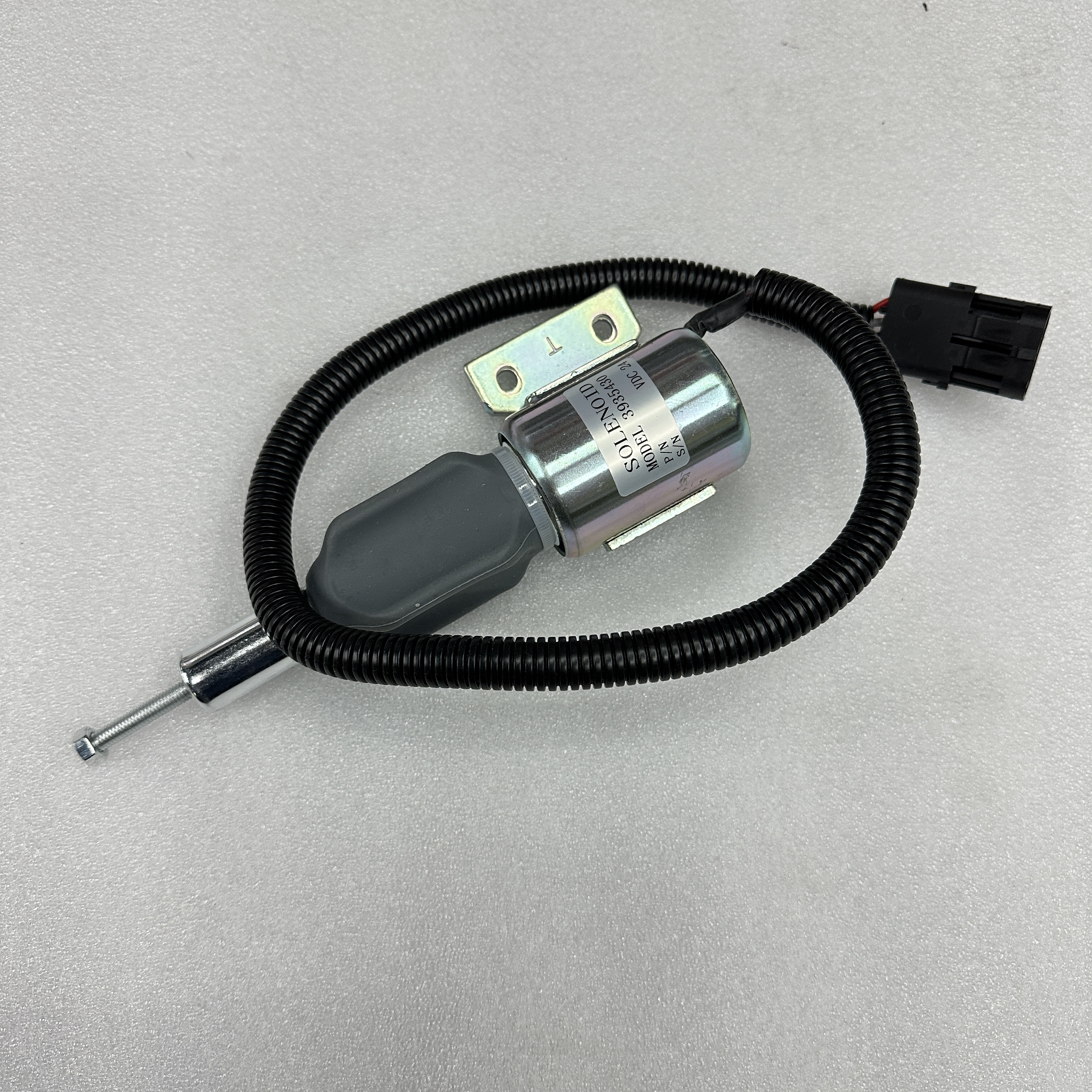 Truck parts are suitable for Cummins 6BT engine stop solenoid valve 3935430 Item Picture