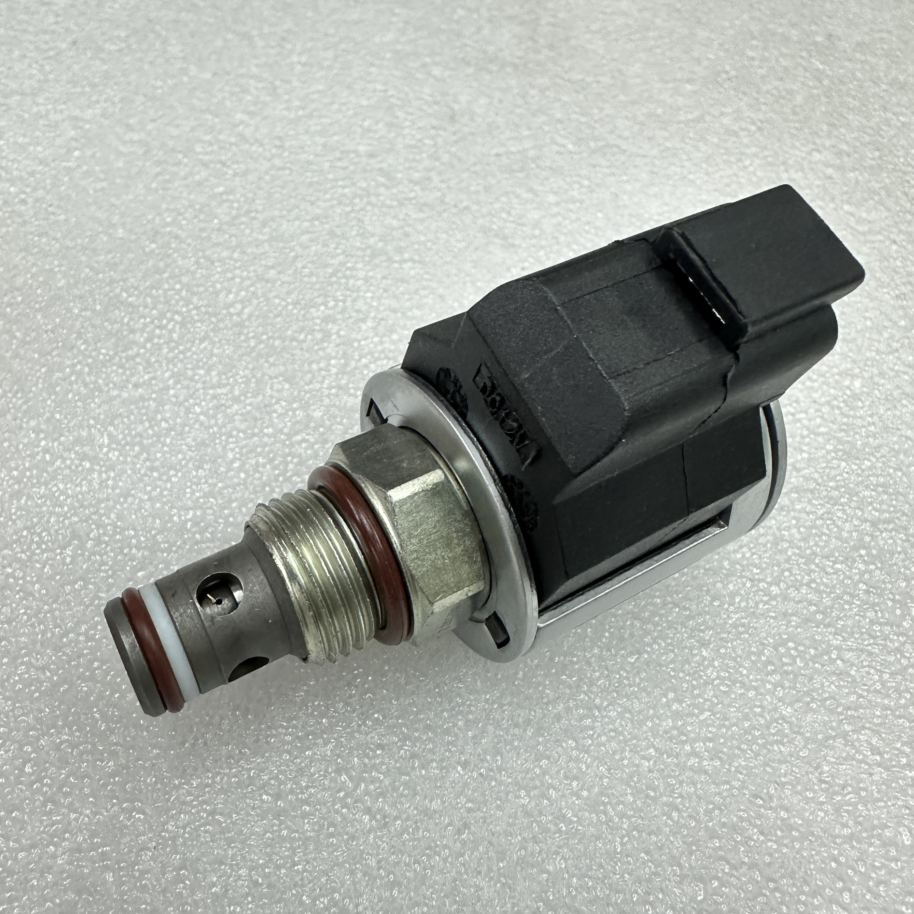 The construction machinery parts are suitable for the JCB 3CX engine stop solenoid valve 25/222657 Item Picture