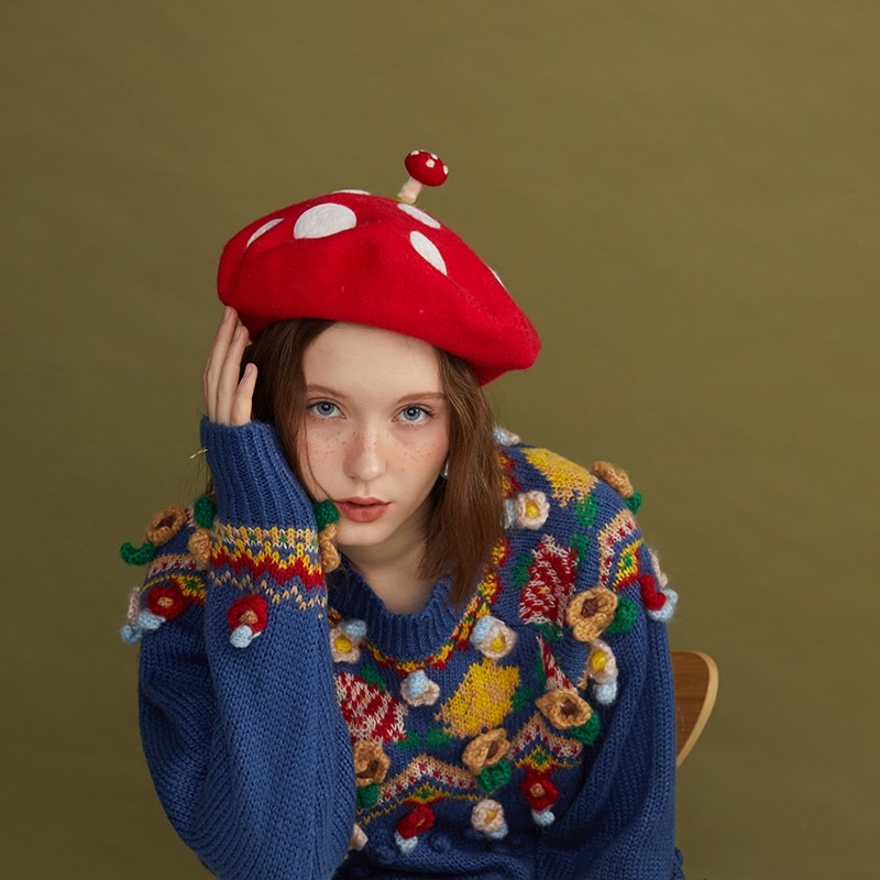 Qiu Shuo Original Handmade wool felt beret with a small mushroom on top, creative painter hat, birthday gift hat Application Scenario
